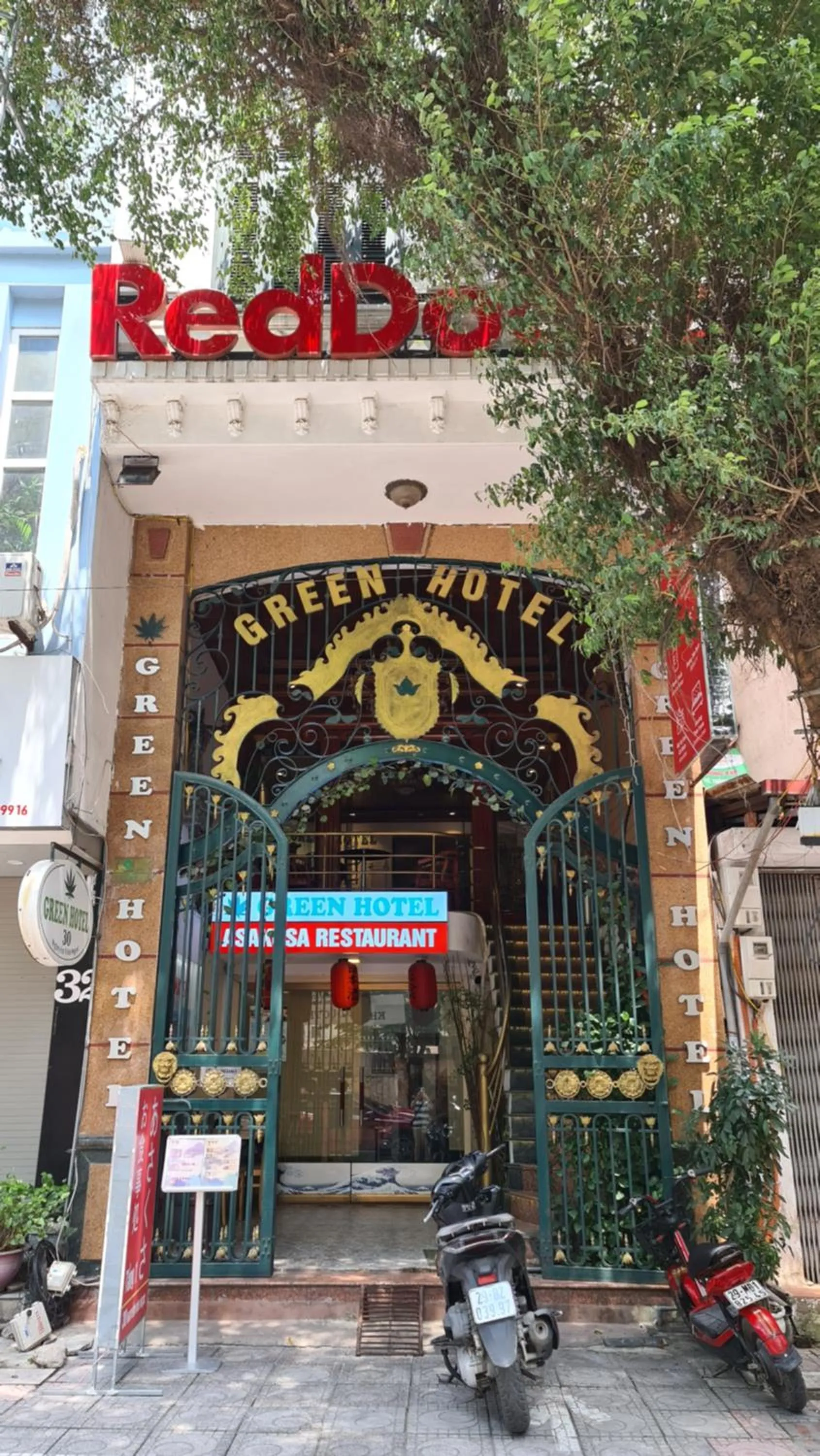 Property building in Green Hotel near Lotte Center