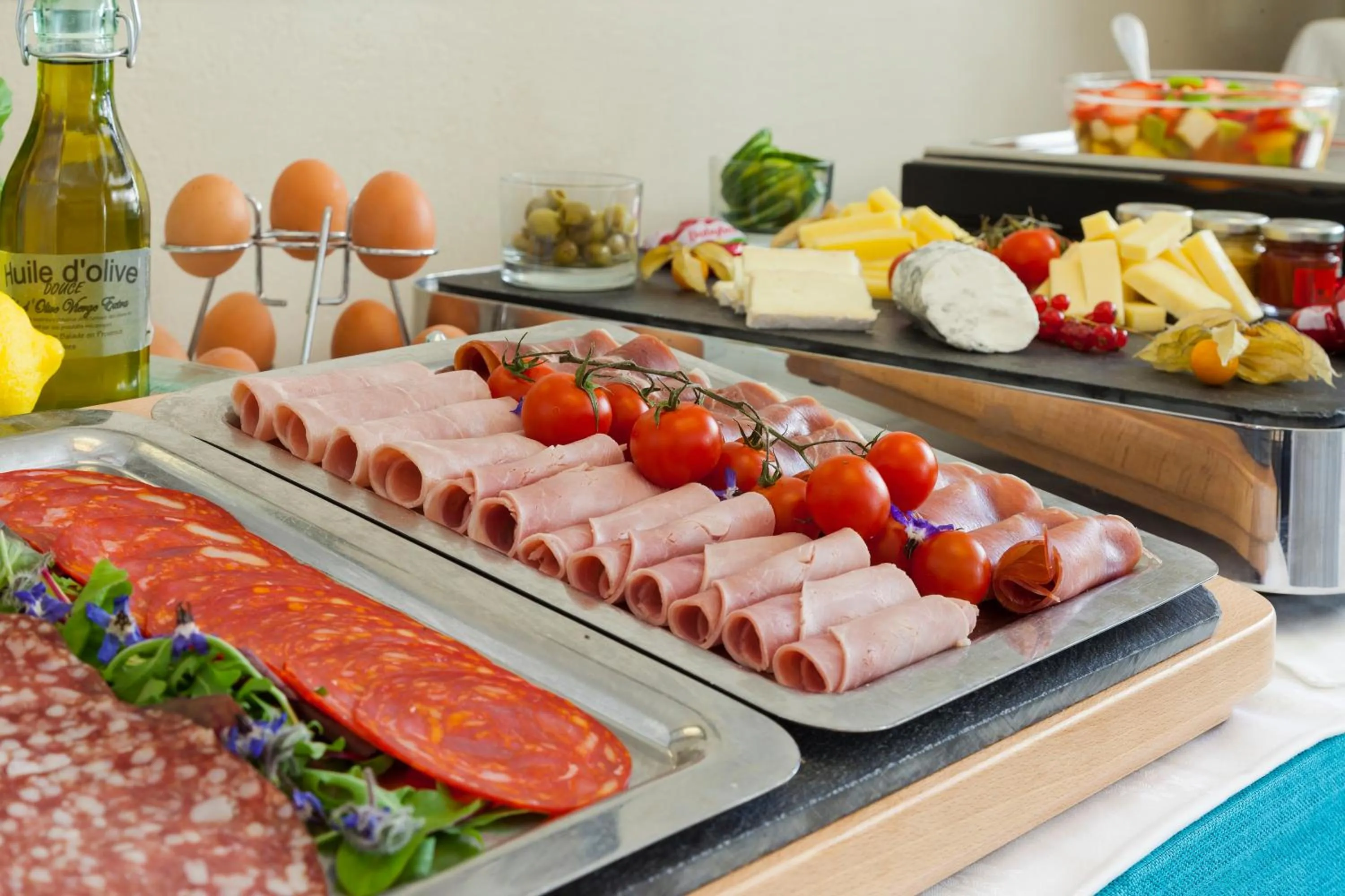 Buffet breakfast in Nehô Suites Cannes Croisette