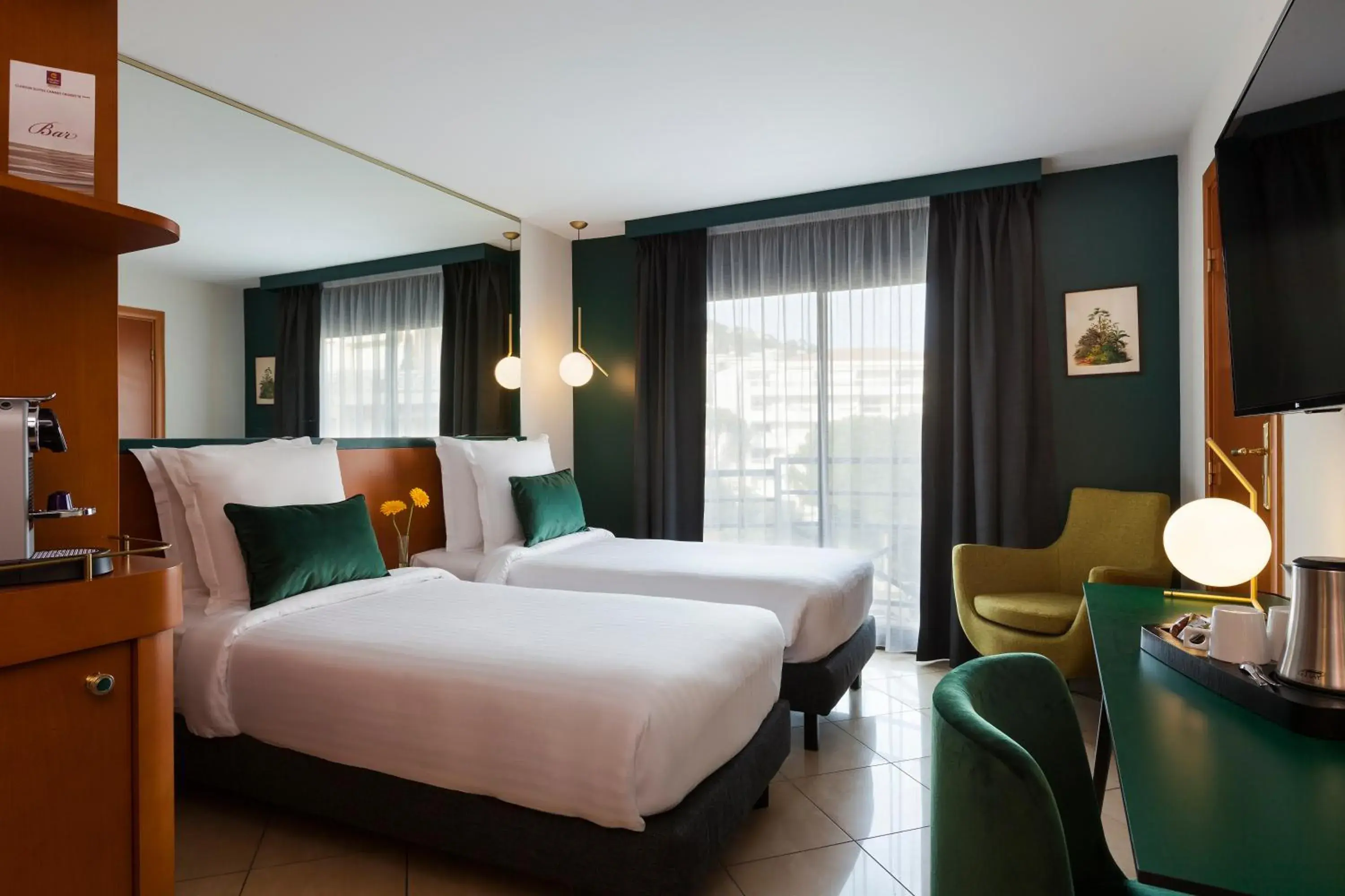 Bedroom, Bed in Nehô Suites Cannes Croisette Bedroom, Bed in Nehô Suites Cannes Croisette