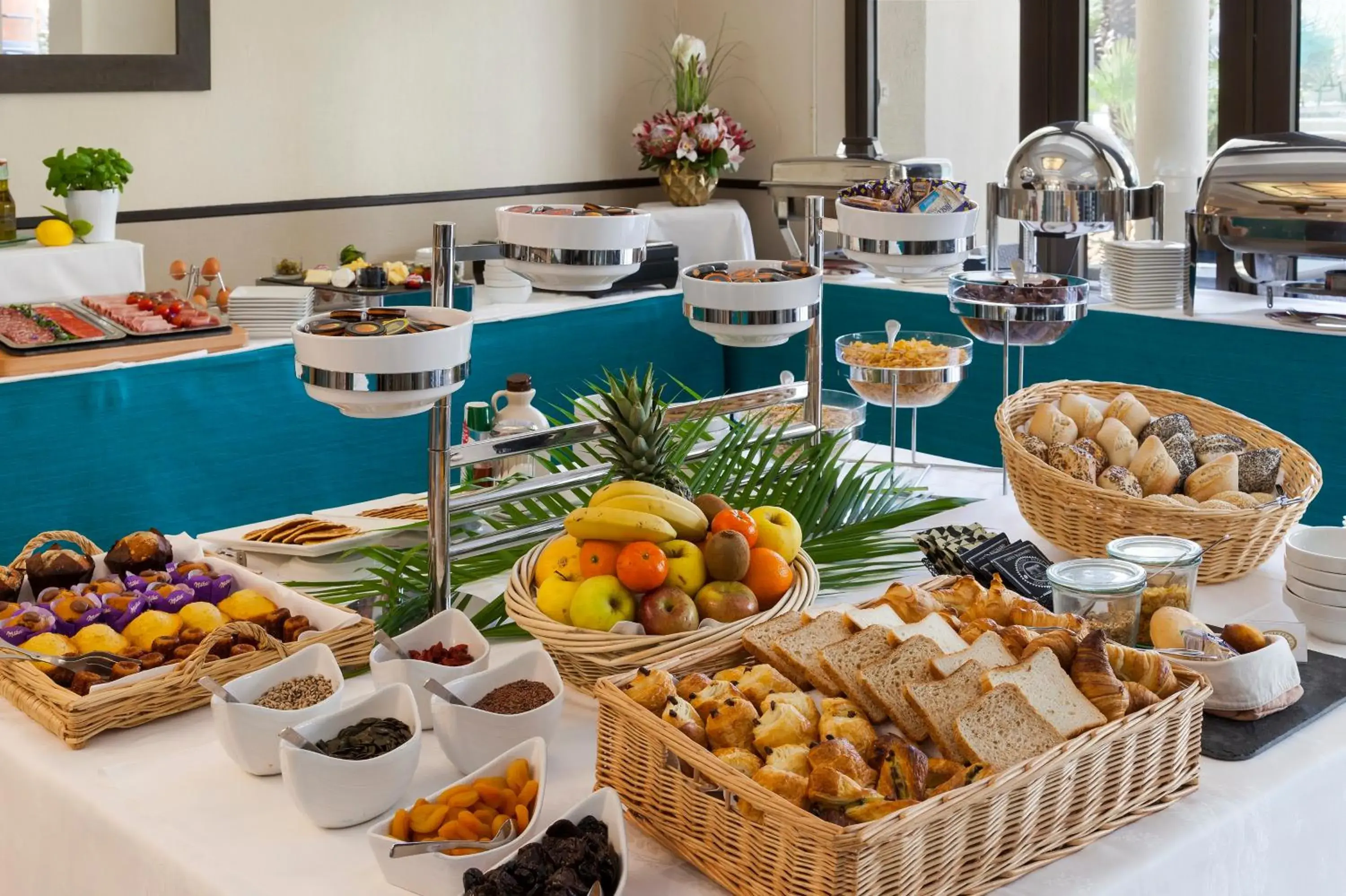 Buffet breakfast in Nehô Suites Cannes Croisette Buffet breakfast in Nehô Suites Cannes Croisette