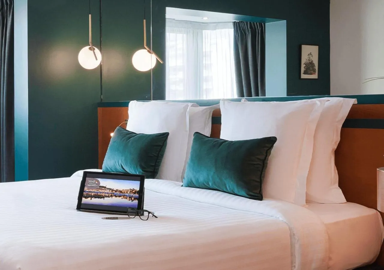 Bedroom, Bed in Nehô Suites Cannes Croisette