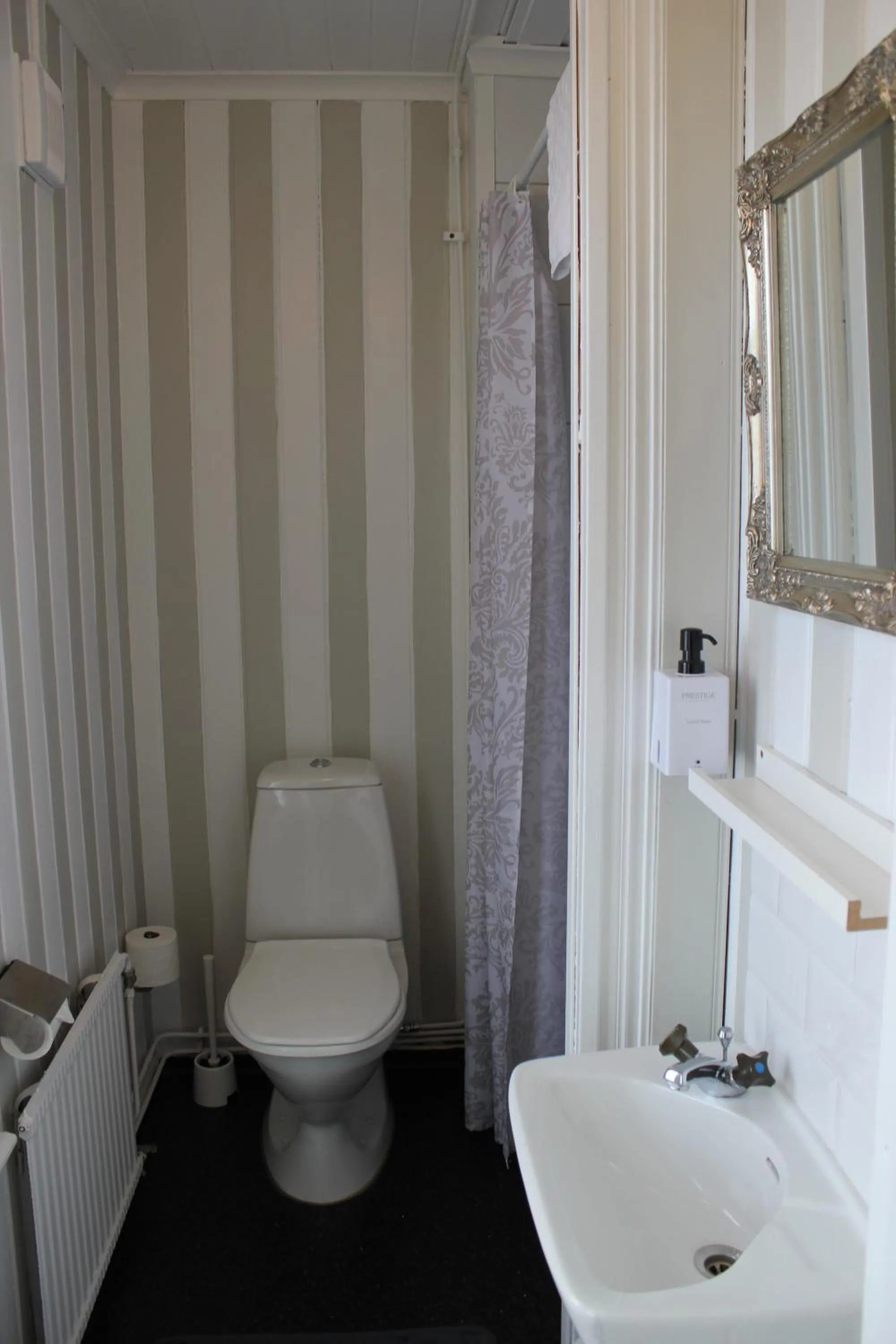 Shower in Hotel Pensionat Granparken