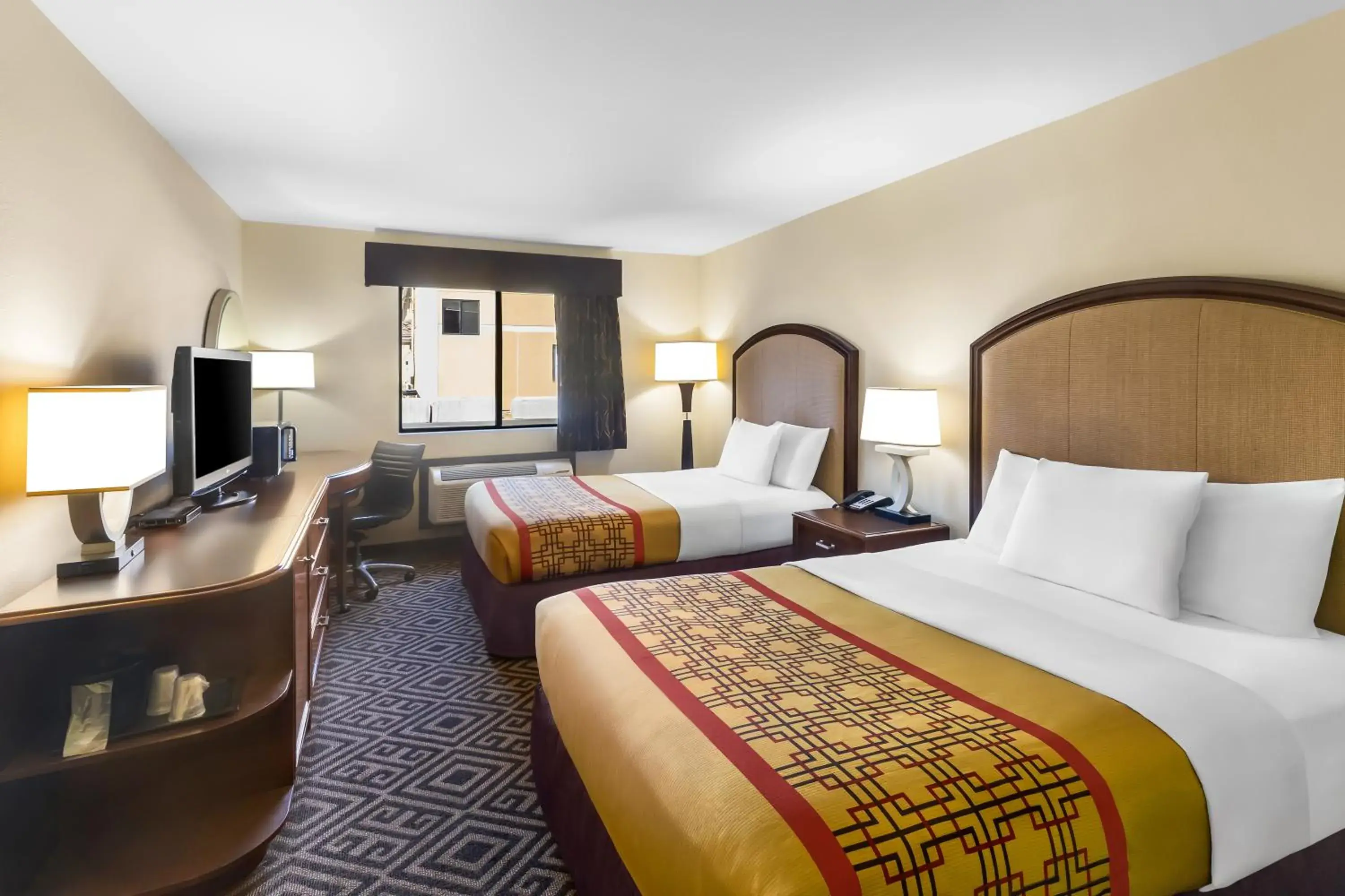 Queen Room with Two Queen Beds Smoking in Travel Inn and Suites- Sikeston Miner I-55 exit-67 Queen Room with Two Queen Beds Smoking in Travel Inn and Suites- Sikeston Miner I-55 exit-67