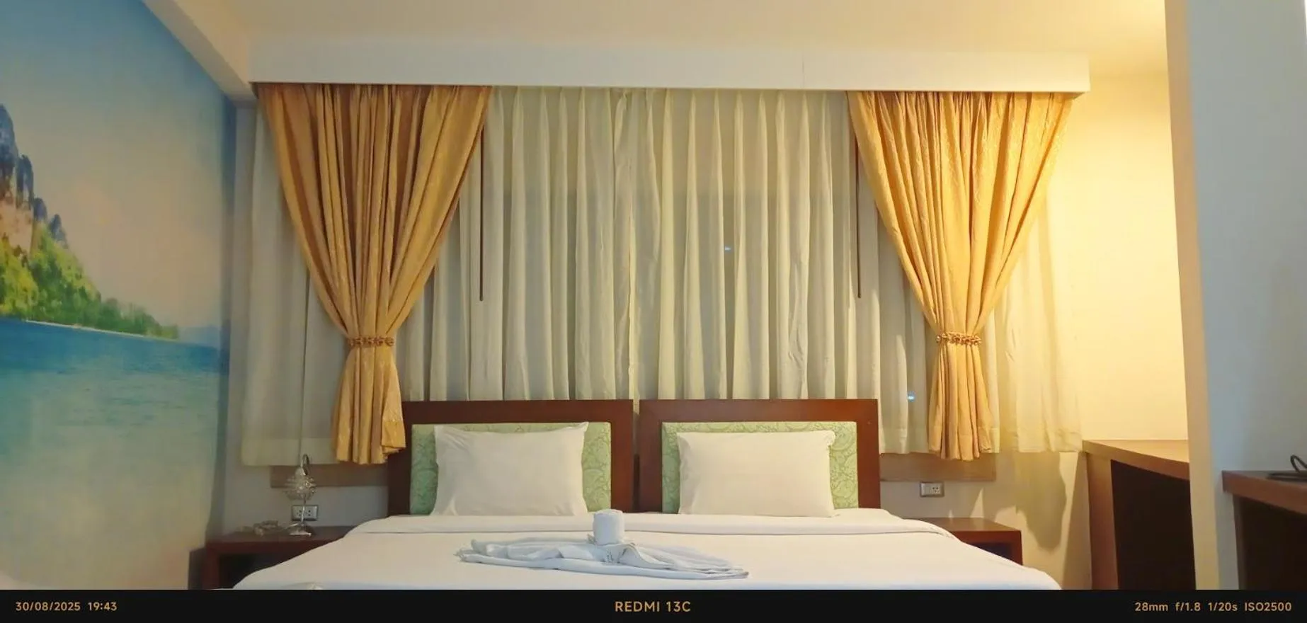 Bedroom, Bed in Sea Star House