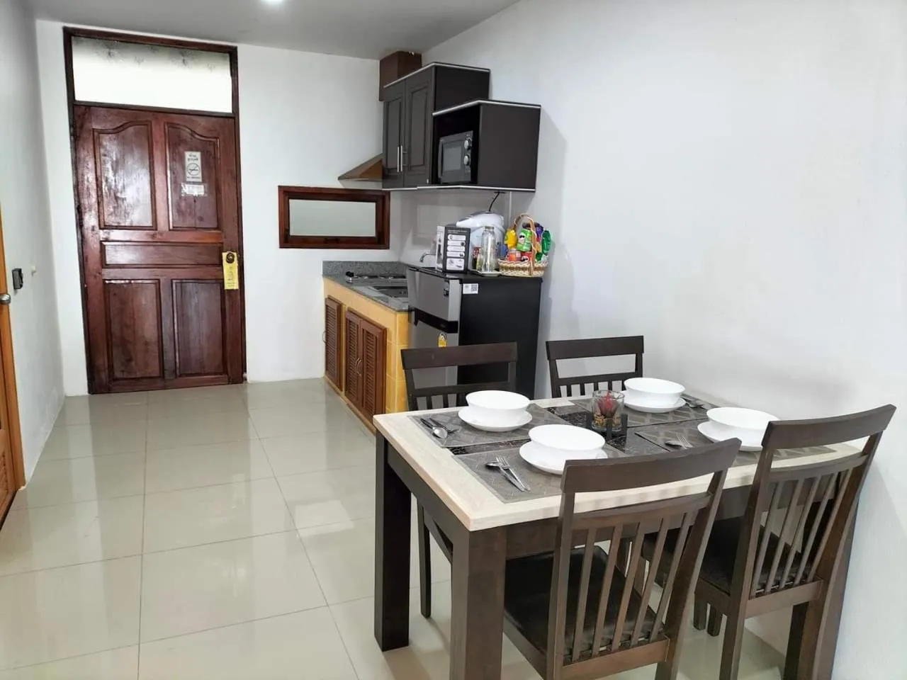 Restaurant/places to eat in Beach Home Lanta