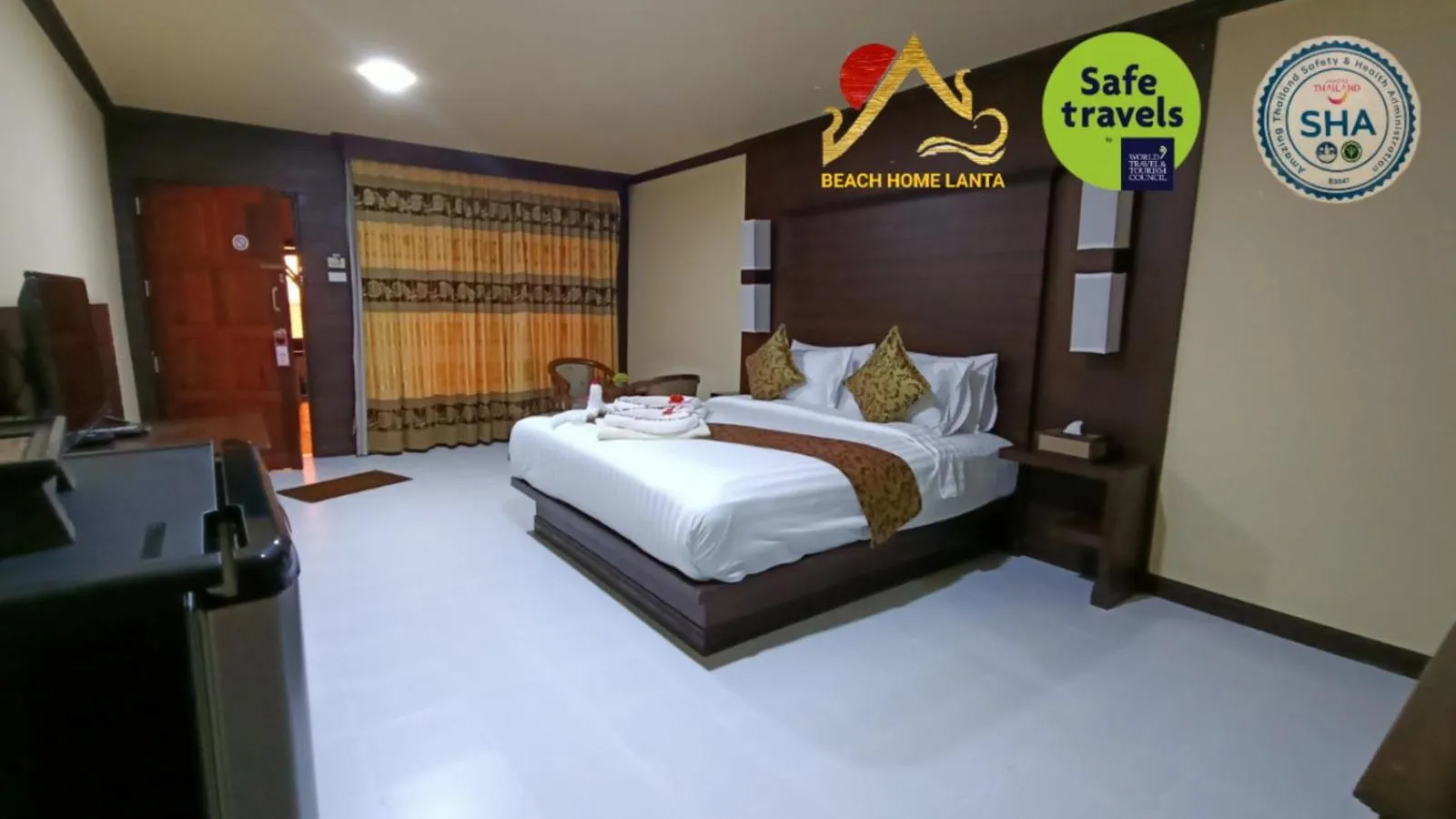 Property building, Bed in Beach Home Lanta