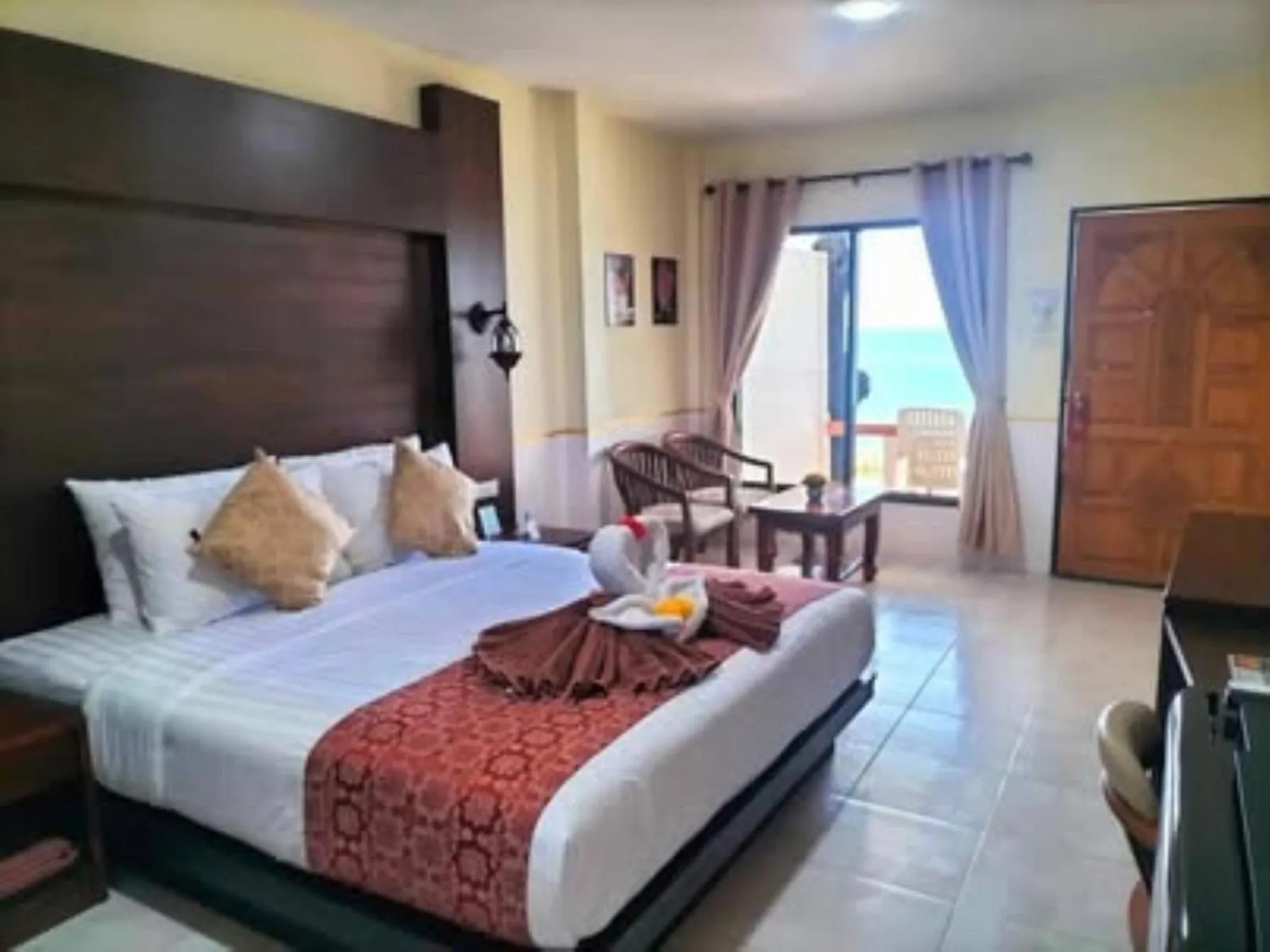 Bed in Beach Home Lanta