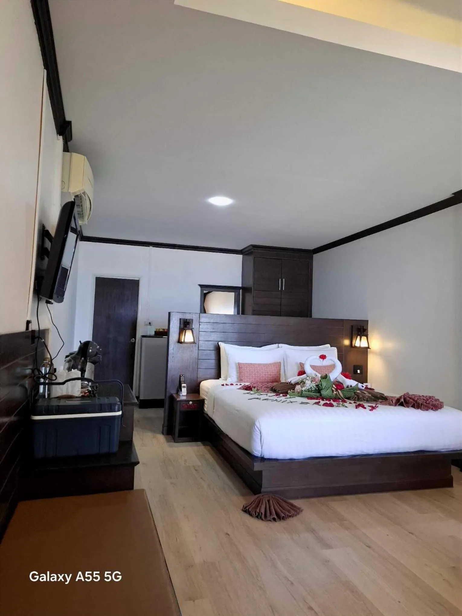 Property building, Bed in Beach Home Lanta