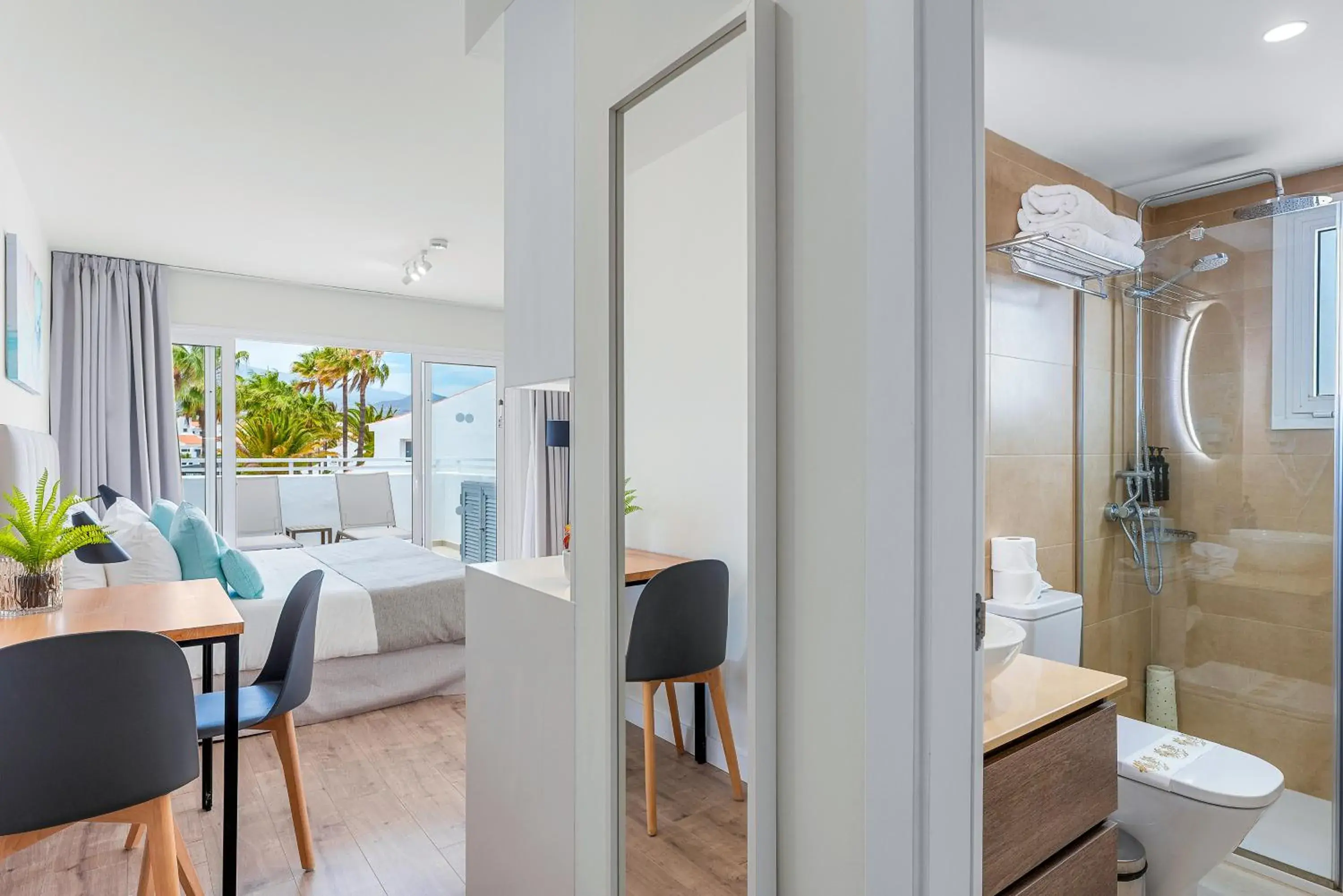 Photo of the whole room, Bed in Wyndham Residences Golf del Sur Photo of the whole room, Bed in Wyndham Residences Golf del Sur