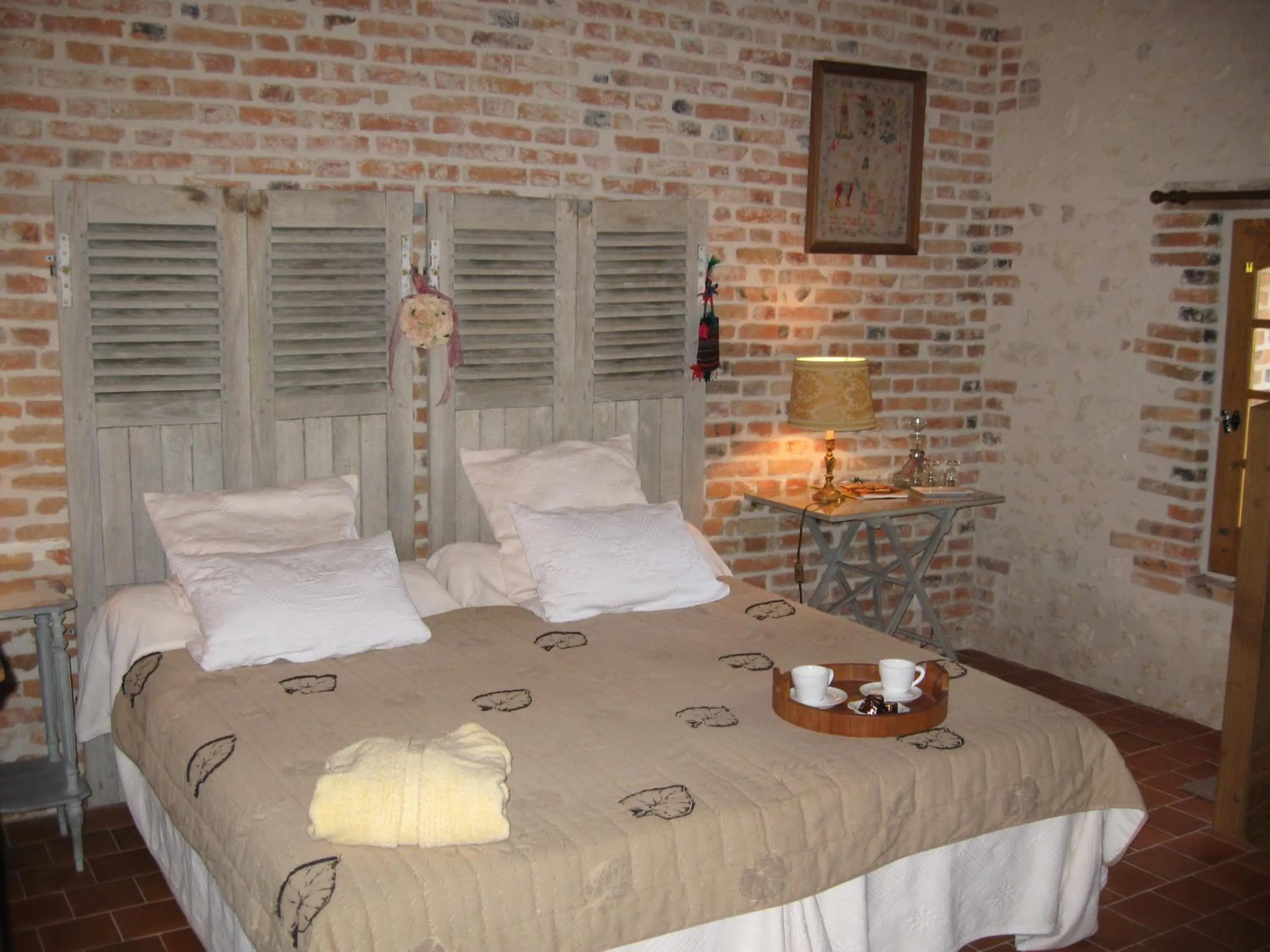 Photo of the whole room, Bed in Chambres La Vallée