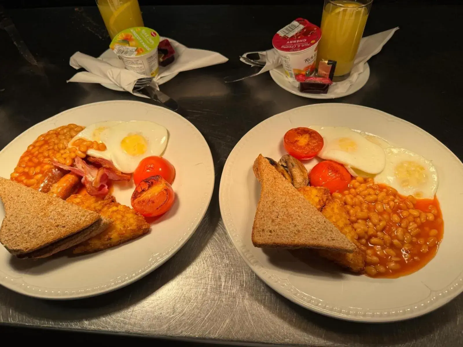 Breakfast in OYO The Chiltern Hotel Breakfast in OYO The Chiltern Hotel