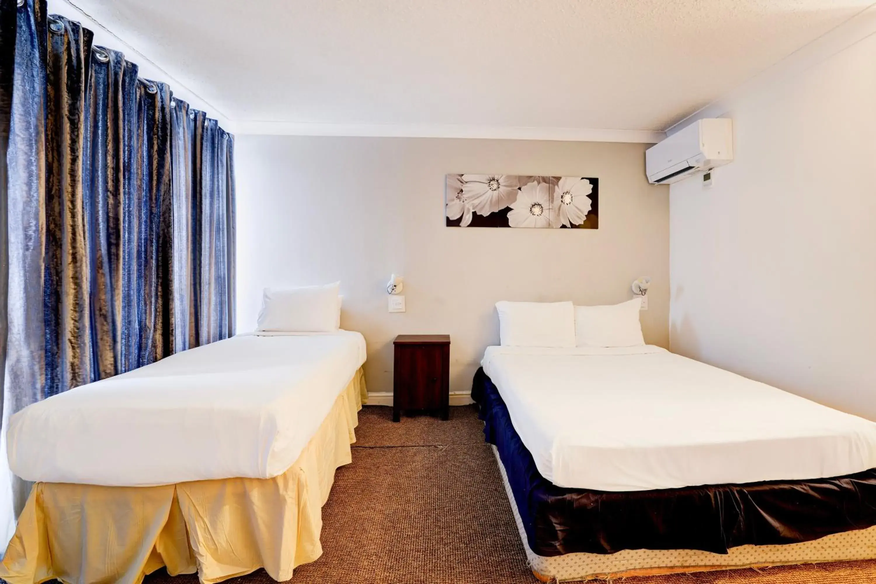 Bedroom, Bed in OYO The Chiltern Hotel Bedroom, Bed in OYO The Chiltern Hotel