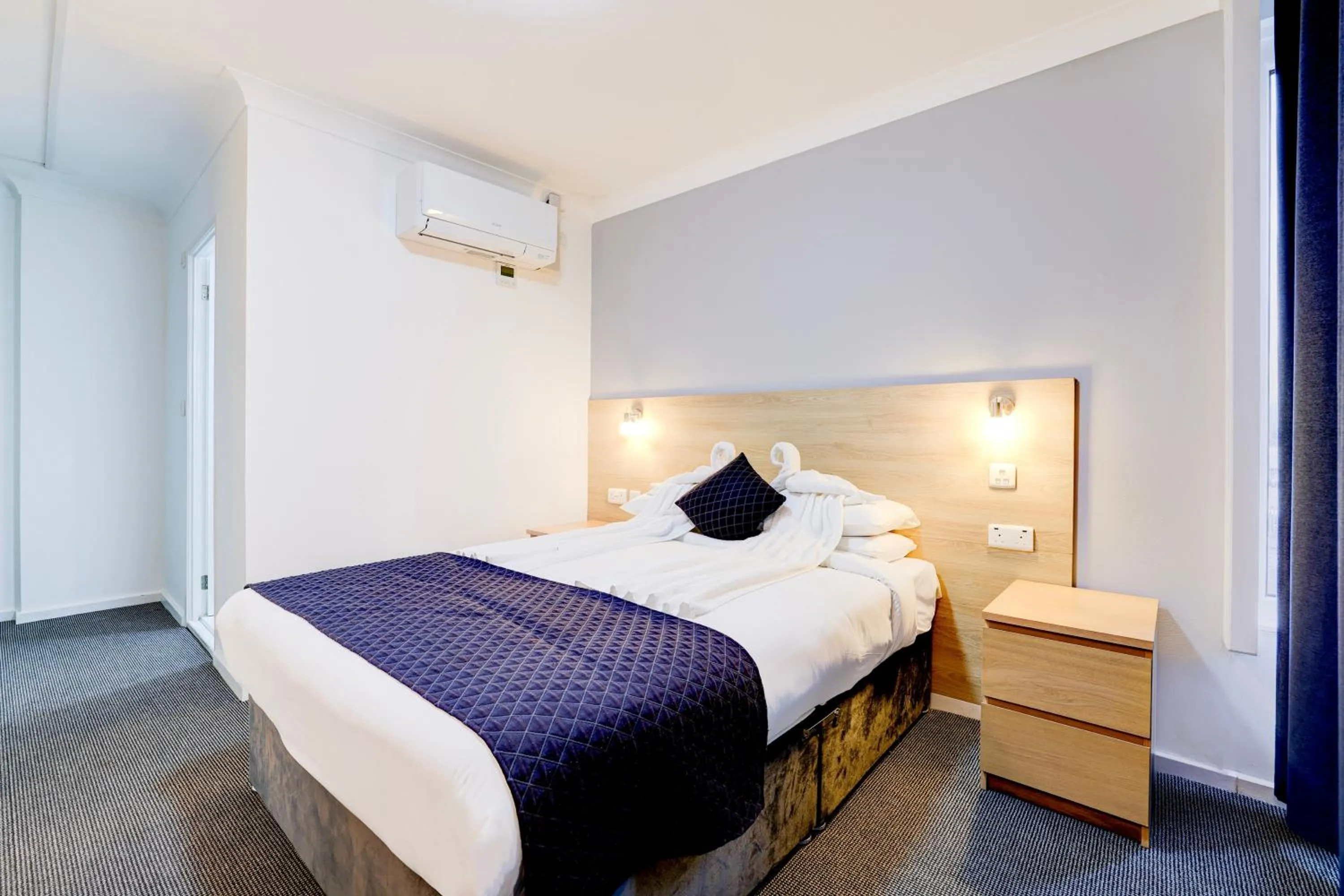 Bedroom, Bed in OYO The Chiltern Hotel