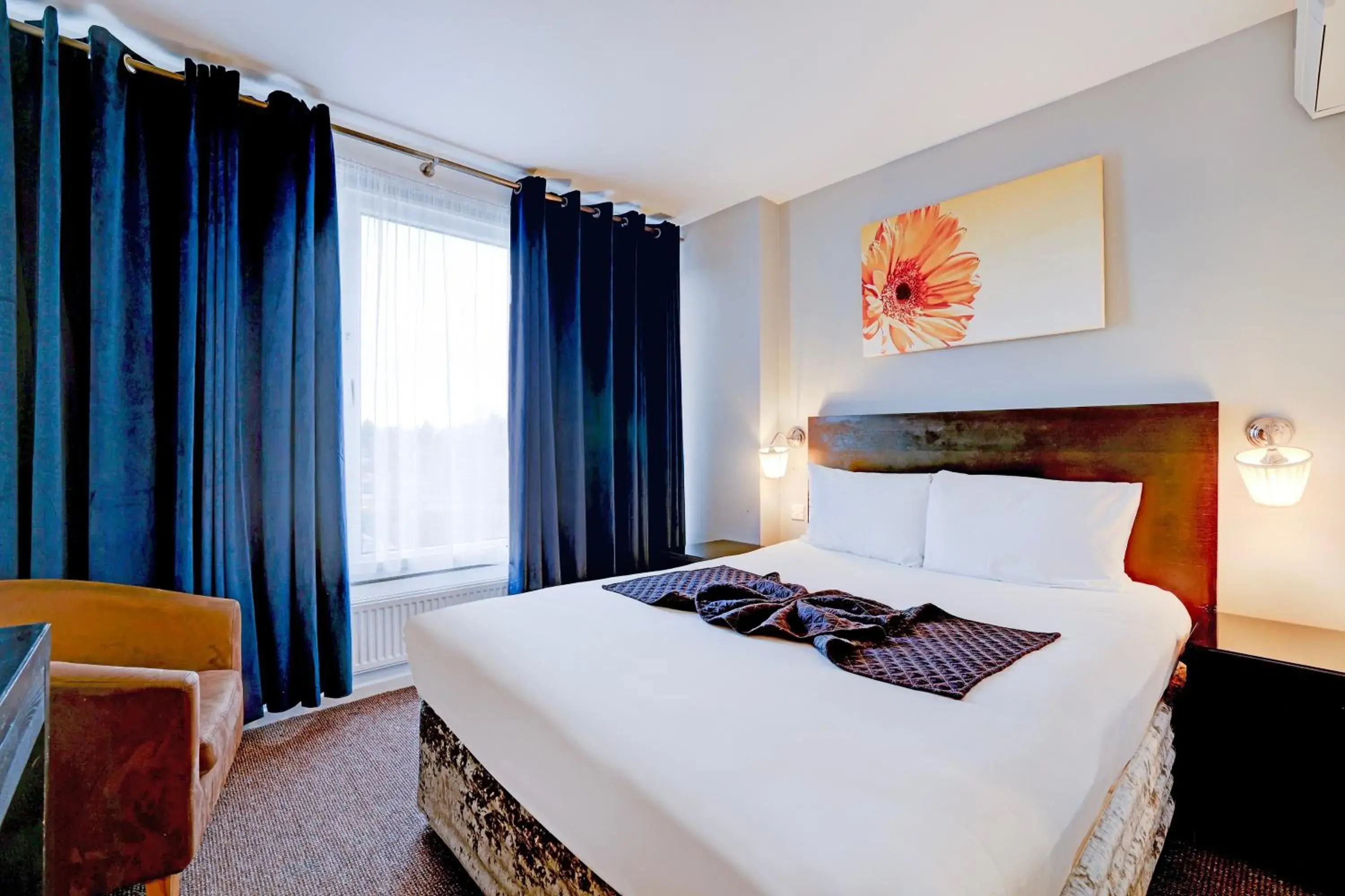 Bedroom, Bed in OYO The Chiltern Hotel Bedroom, Bed in OYO The Chiltern Hotel