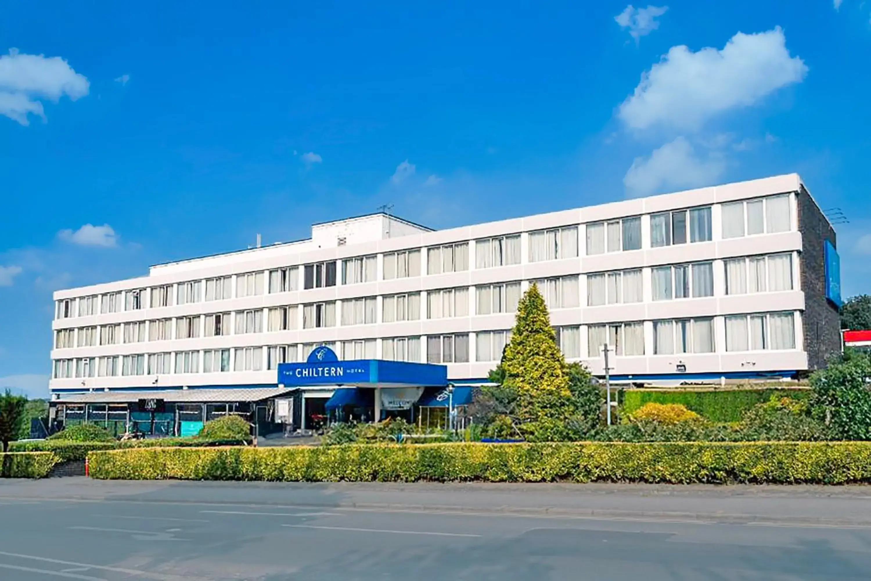 Facade/entrance in OYO The Chiltern Hotel Facade/entrance in OYO The Chiltern Hotel