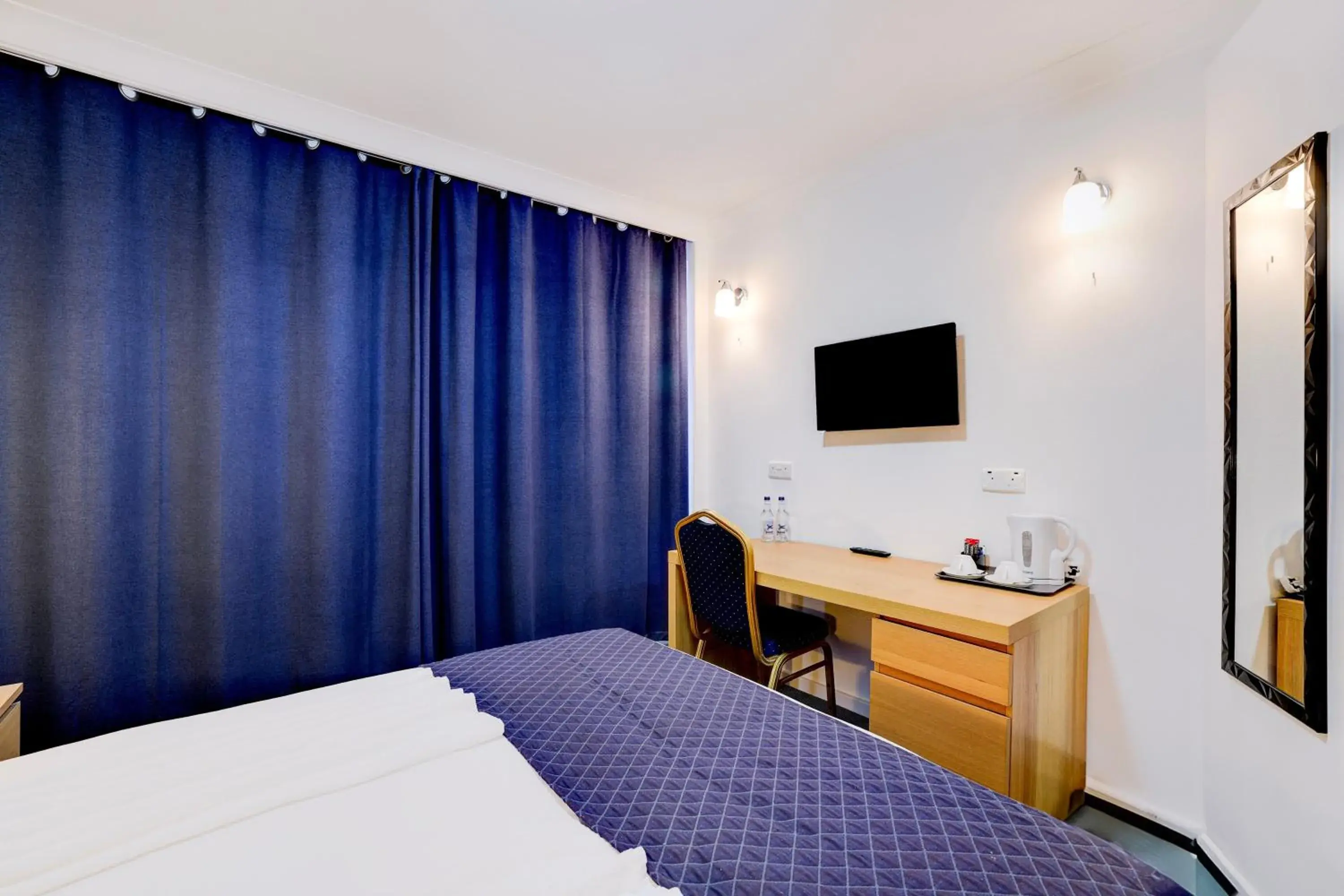 Deluxe Twin Room in OYO The Chiltern Hotel Deluxe Twin Room in OYO The Chiltern Hotel