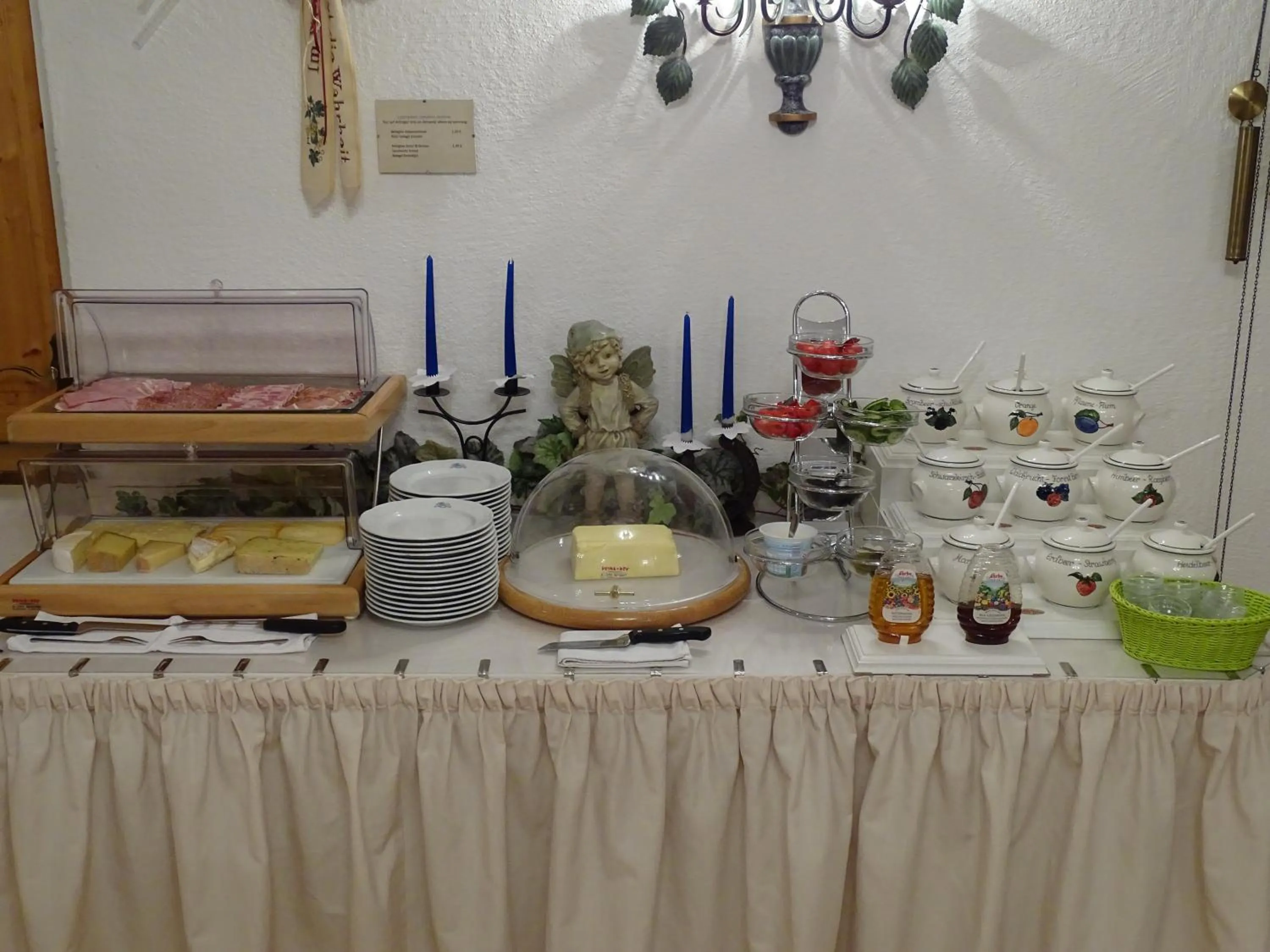 Buffet breakfast in Pension Noella