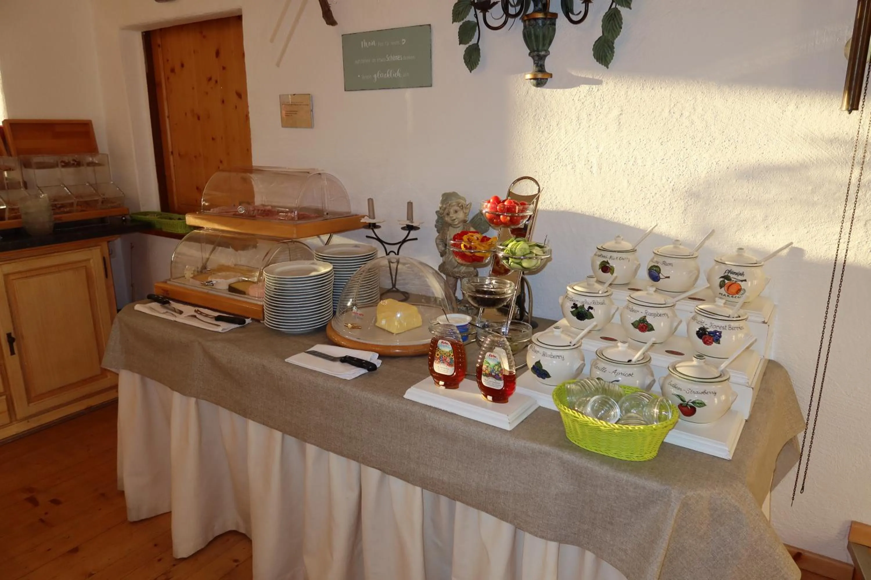 Breakfast in Pension Noella