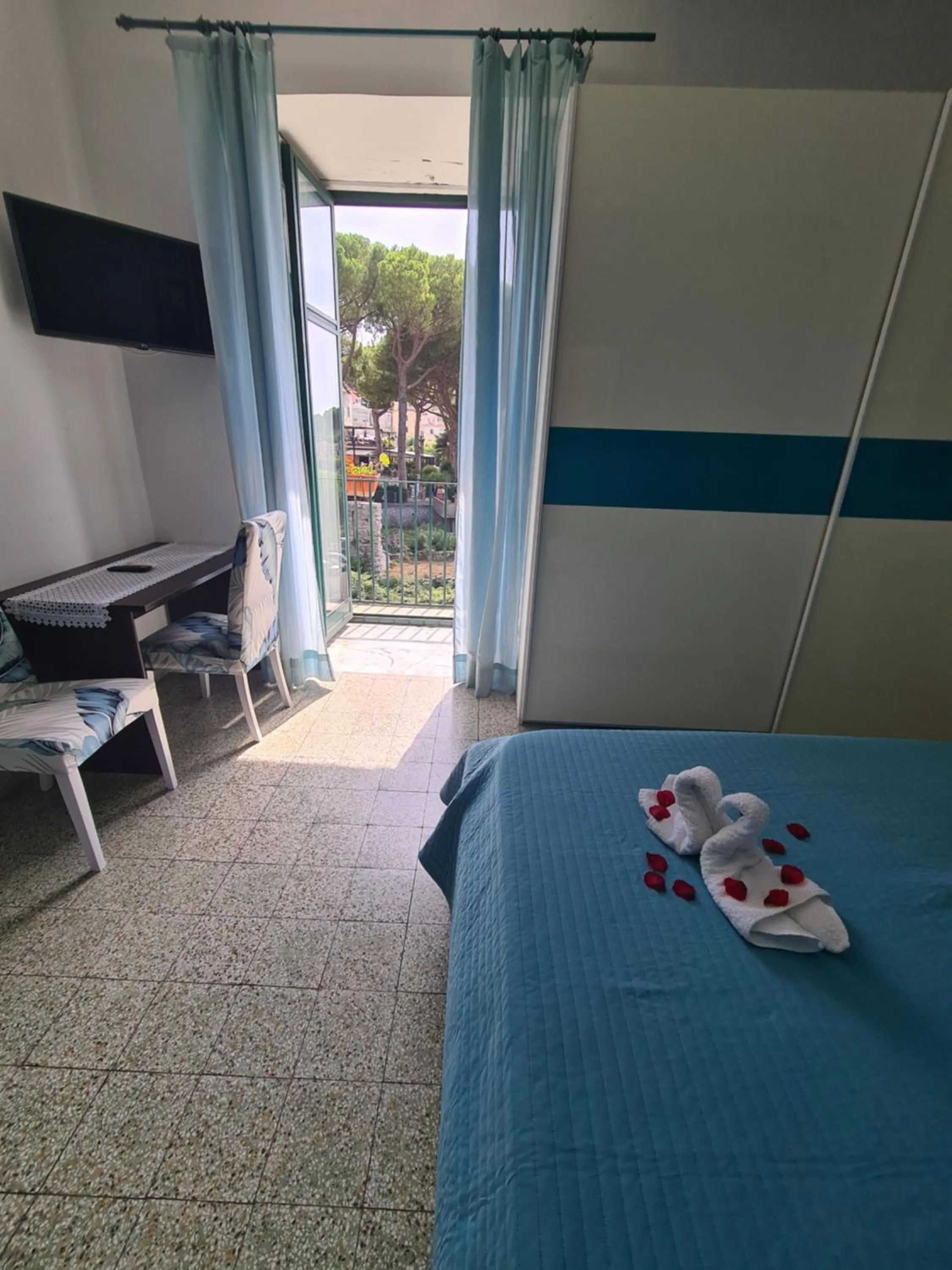 Balcony/Terrace, Bed in Palazzo Della Marra