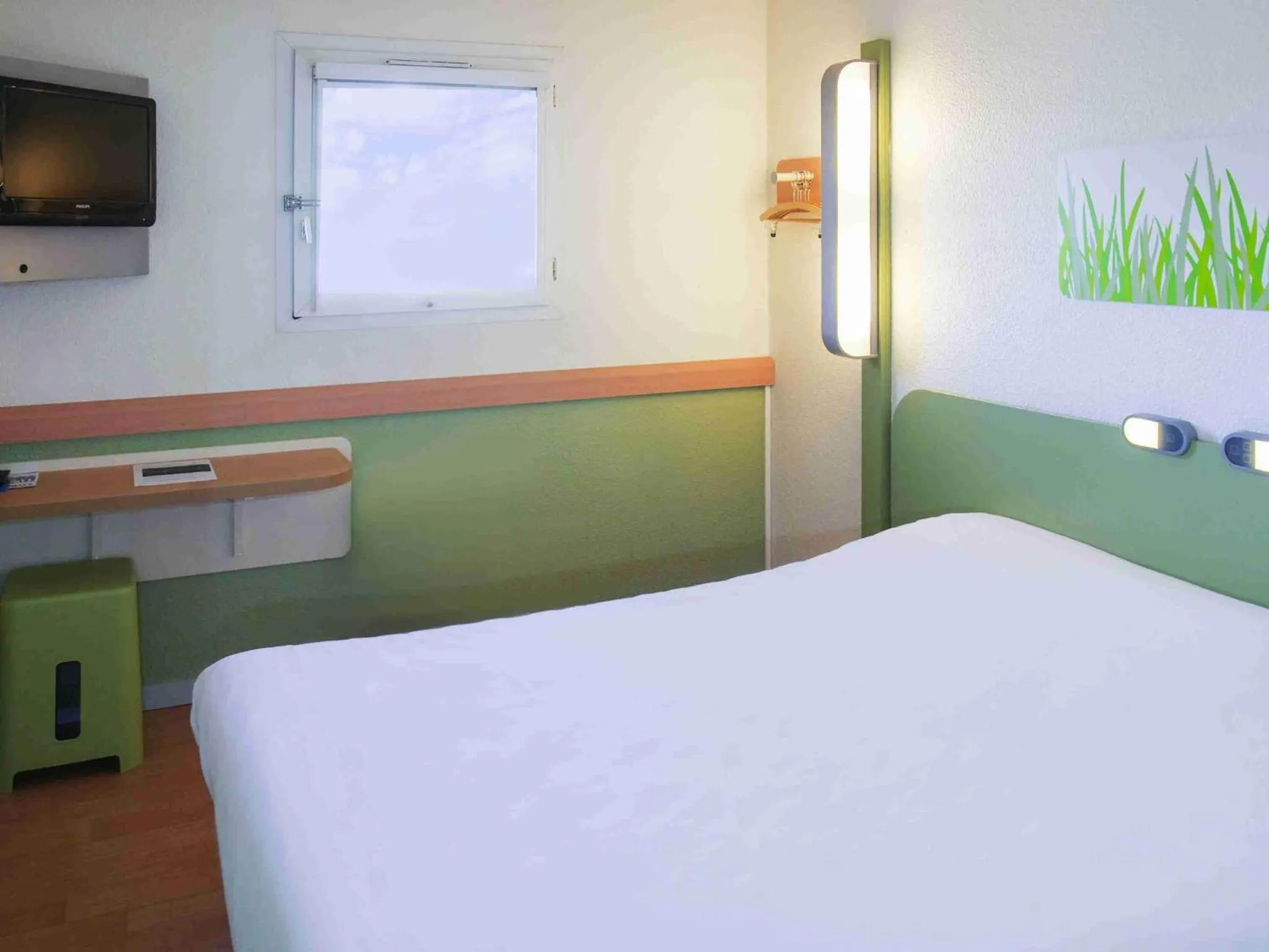 Bedroom, Bed in ibis budget Metz Sud