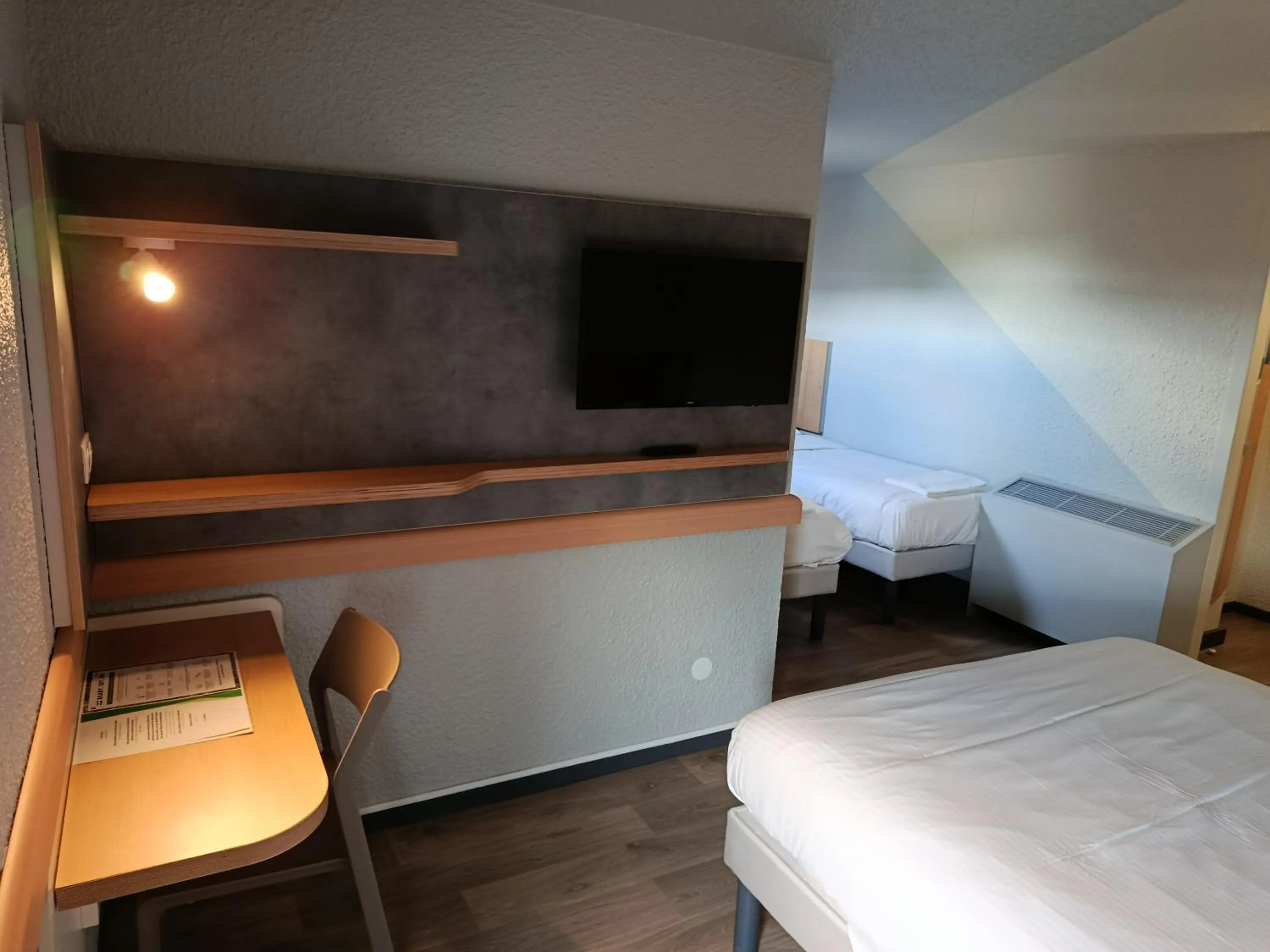TV and multimedia, Bed in ibis budget Metz Sud