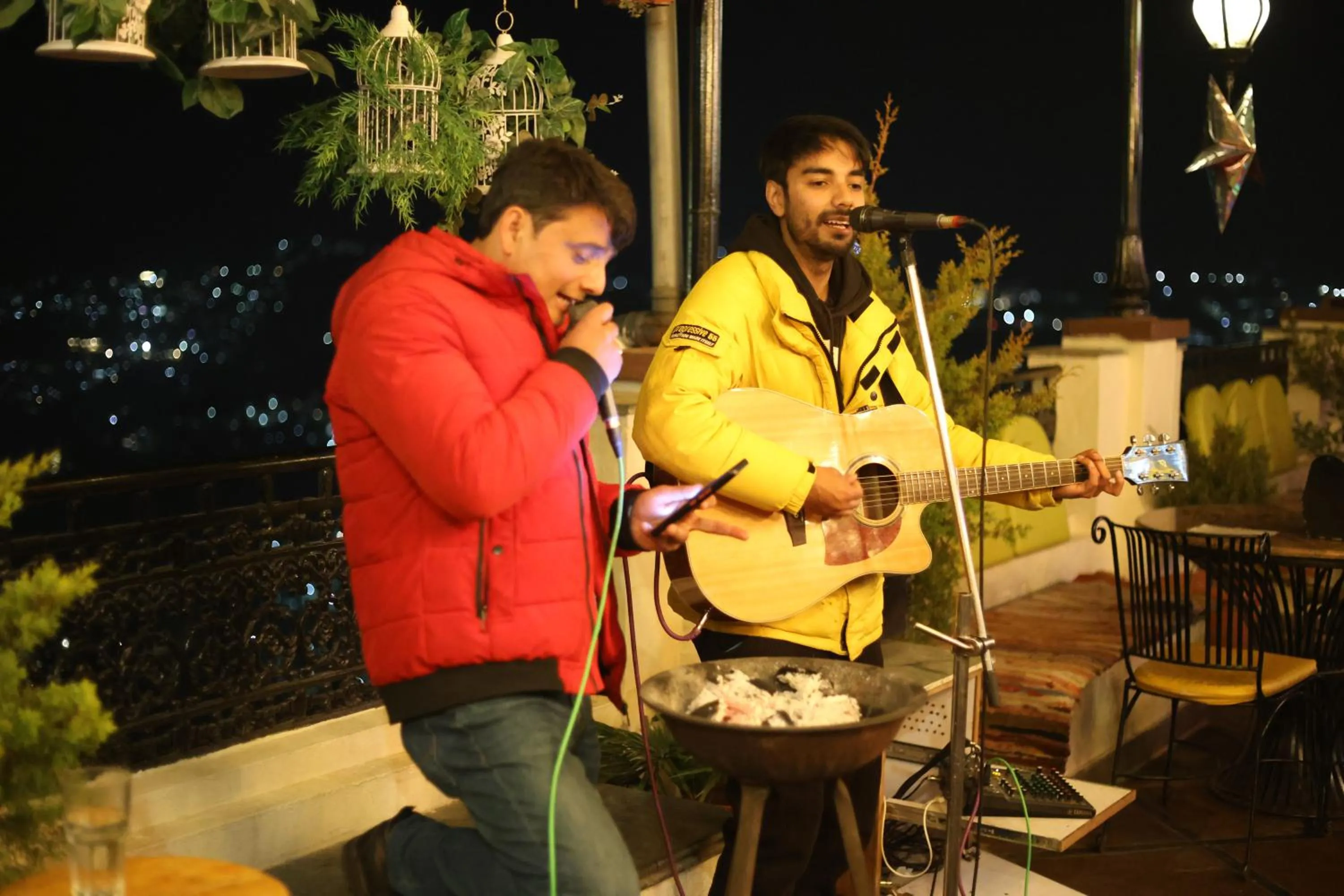 Restaurant/places to eat in Hotel Willow Banks Shimla