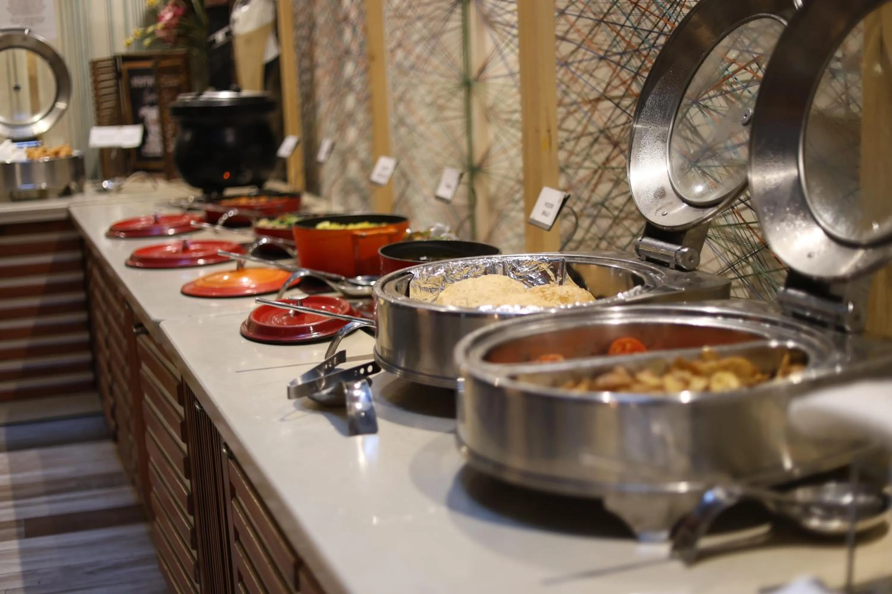 Restaurant/places to eat in Hotel Willow Banks Shimla