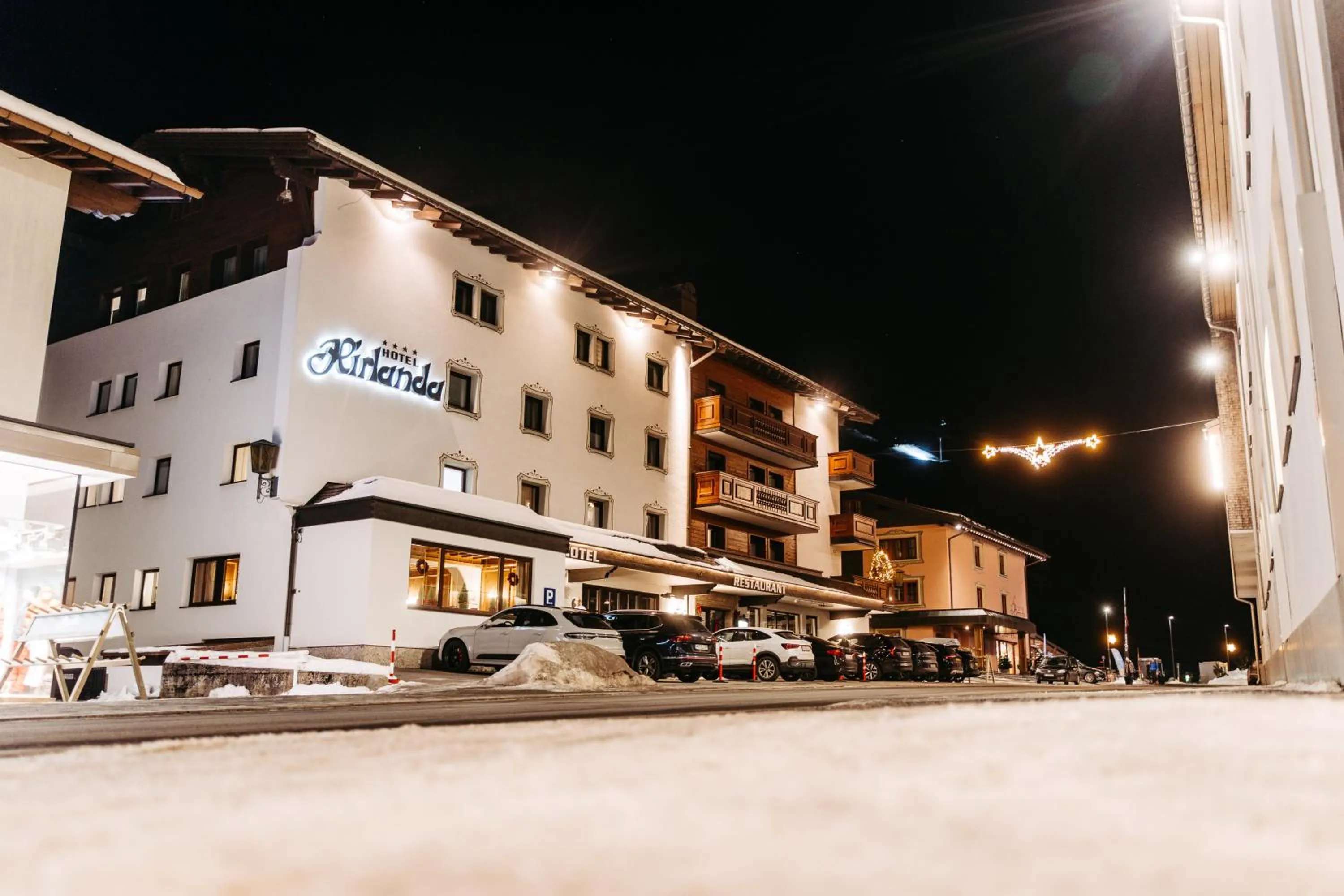 Property building in Hotel Hirlanda