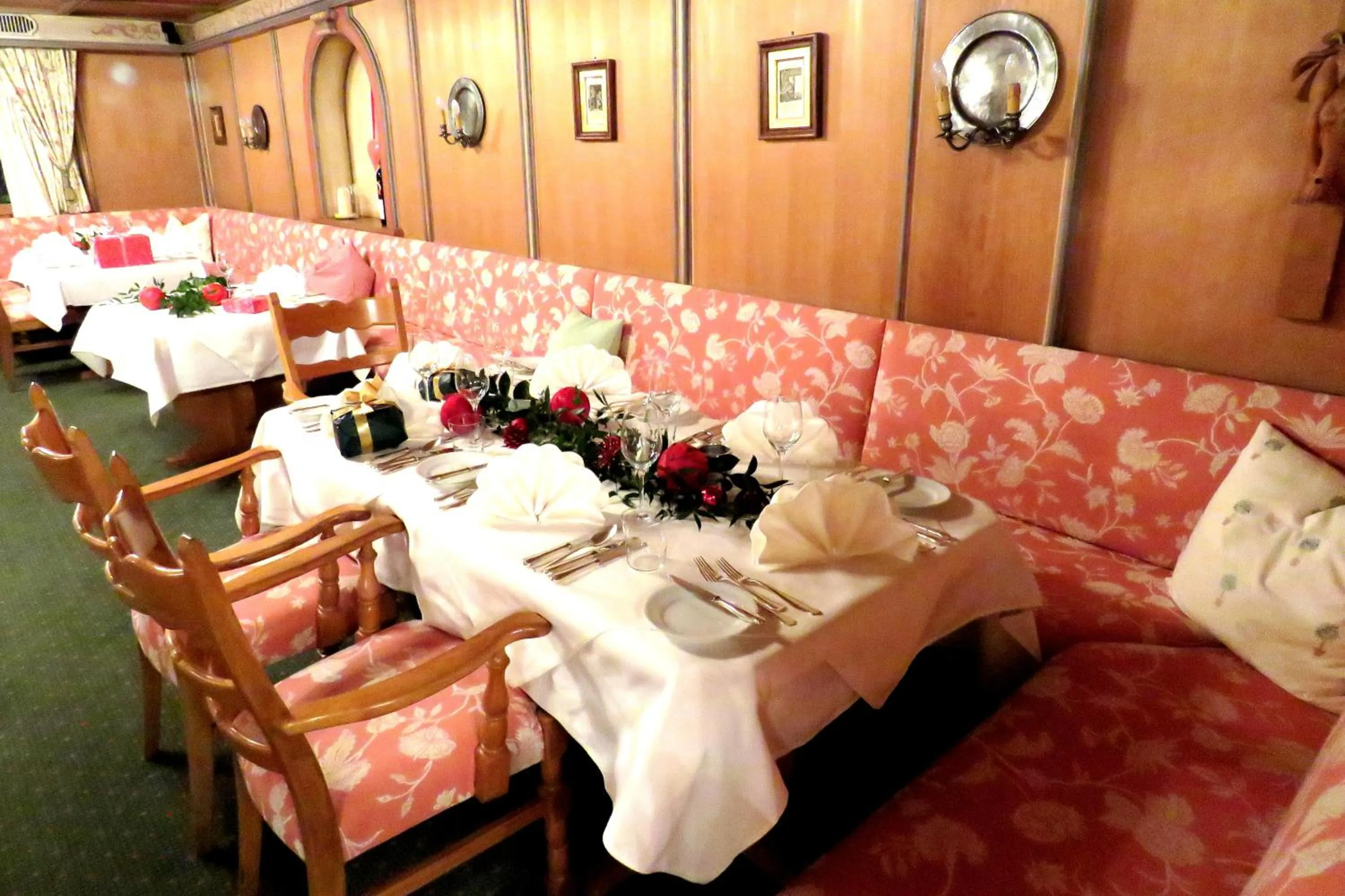 Restaurant/places to eat in Hotel Hirlanda