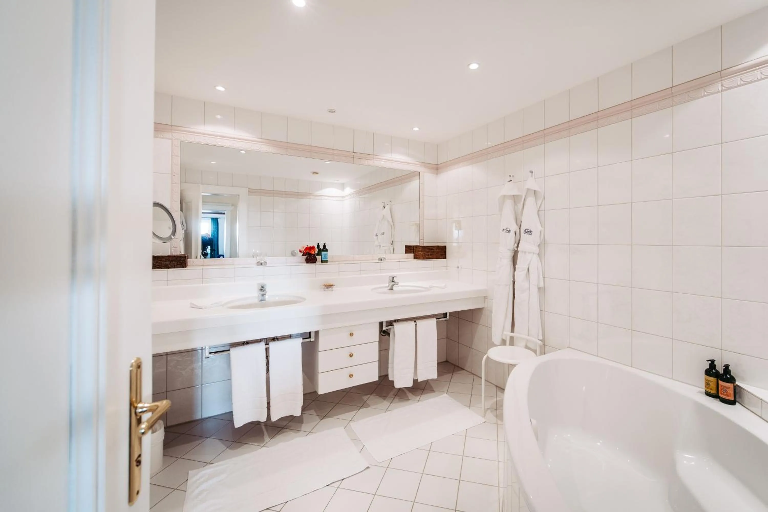 Bathroom in Hotel Hirlanda