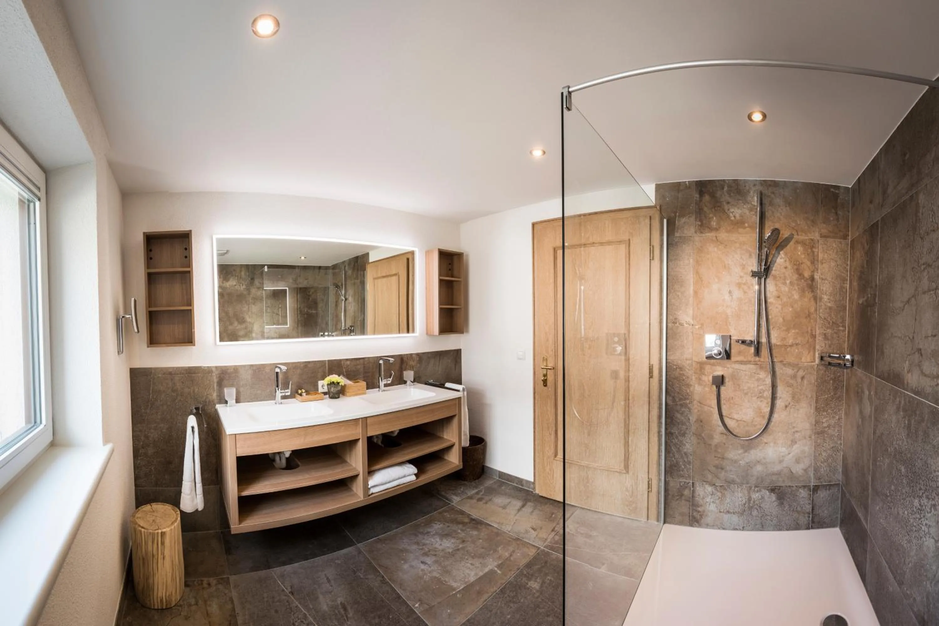 Bathroom in Hotel Hirlanda