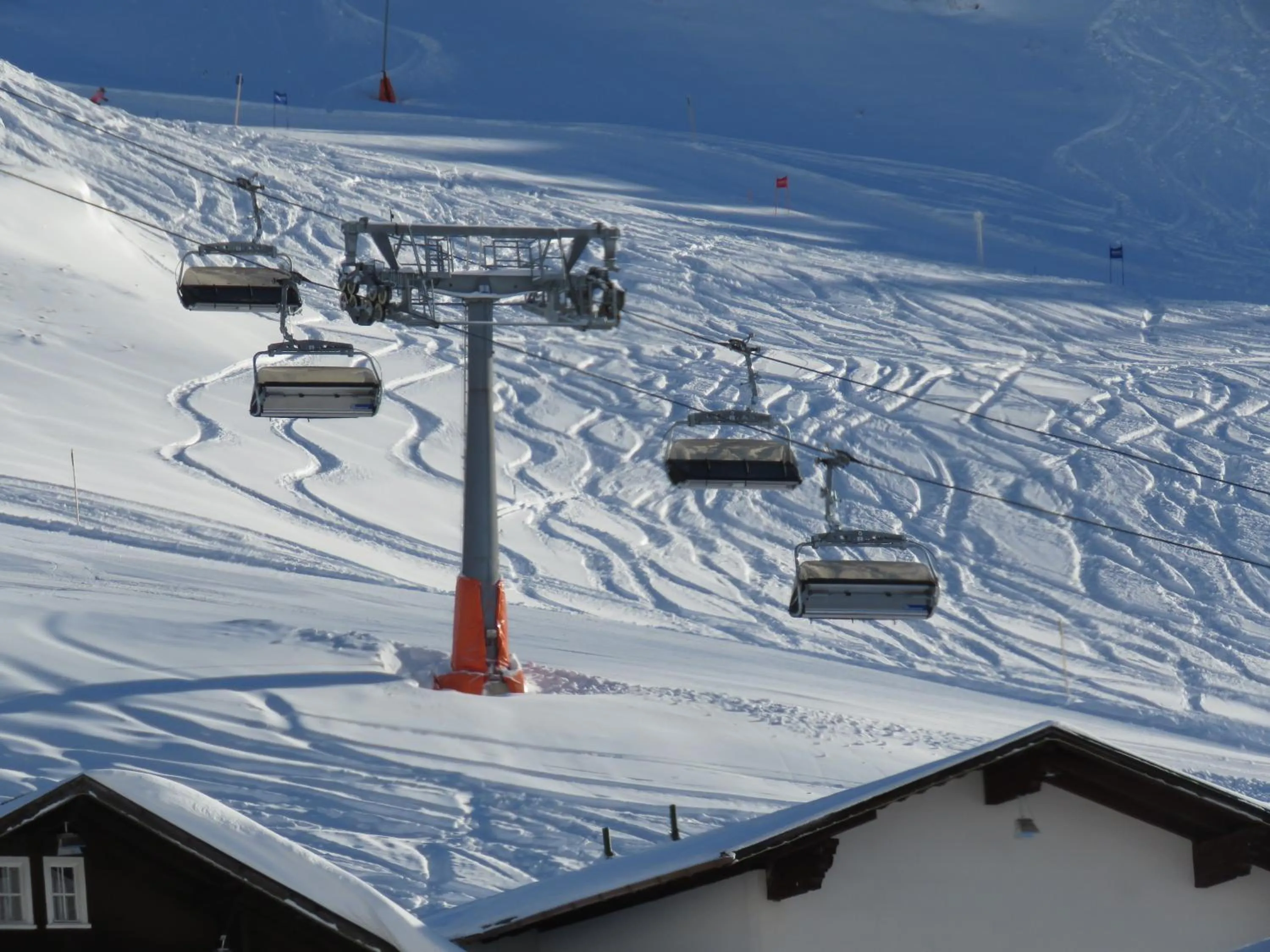 Skiing in Hotel Hirlanda