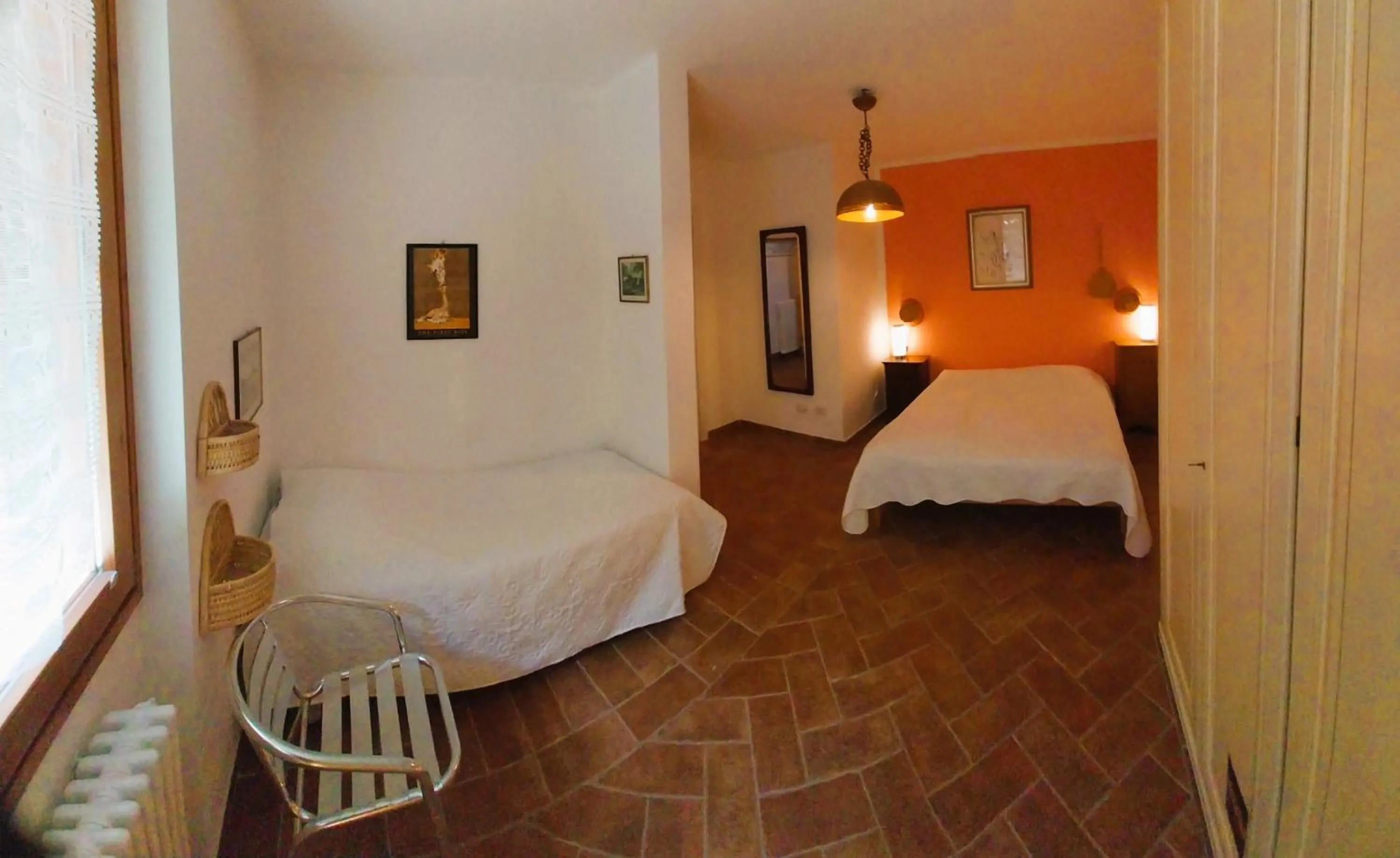 Photo of the whole room, Bed in Villadina Farm