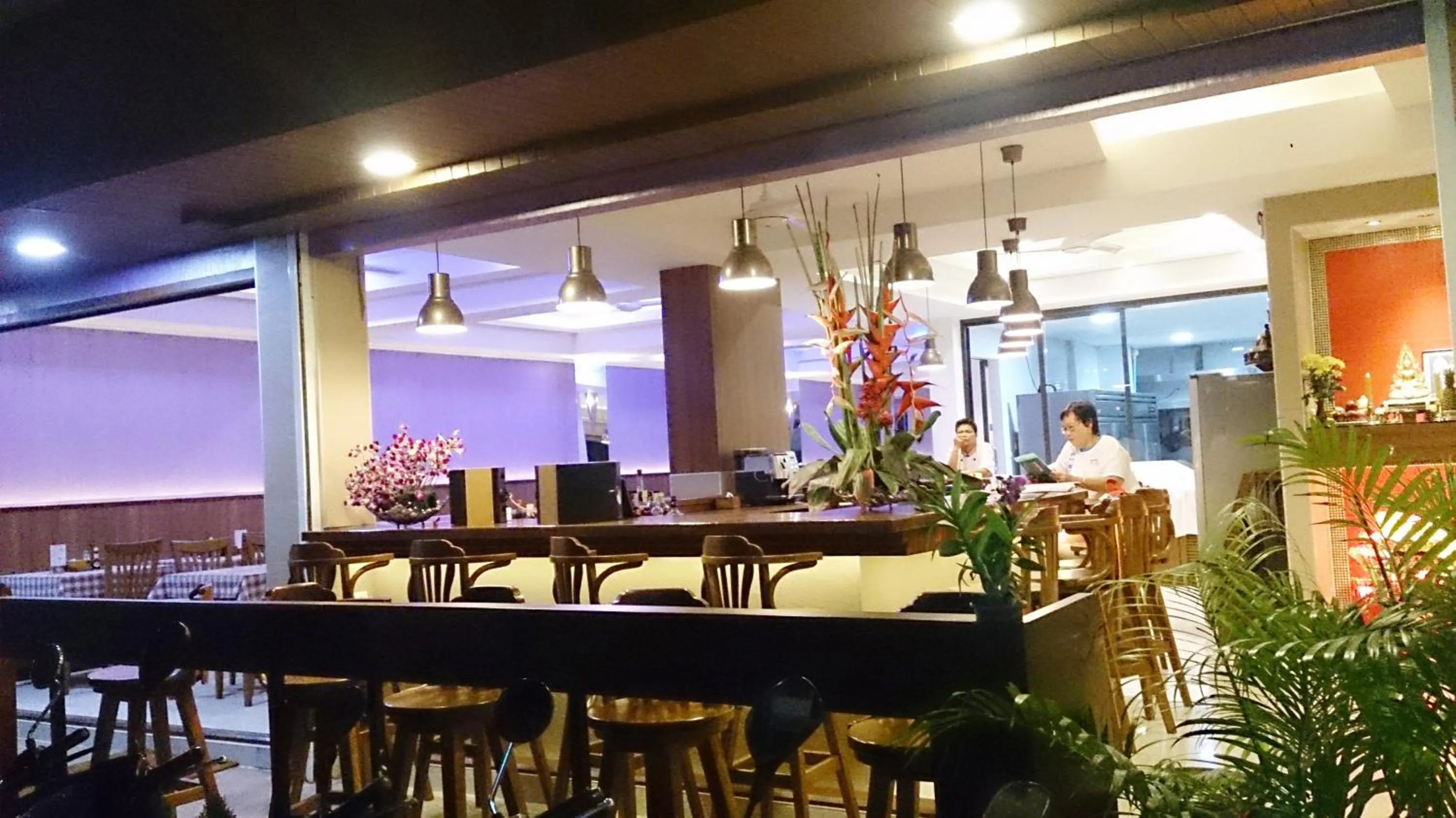 Restaurant/places to eat in Orchid Resortel