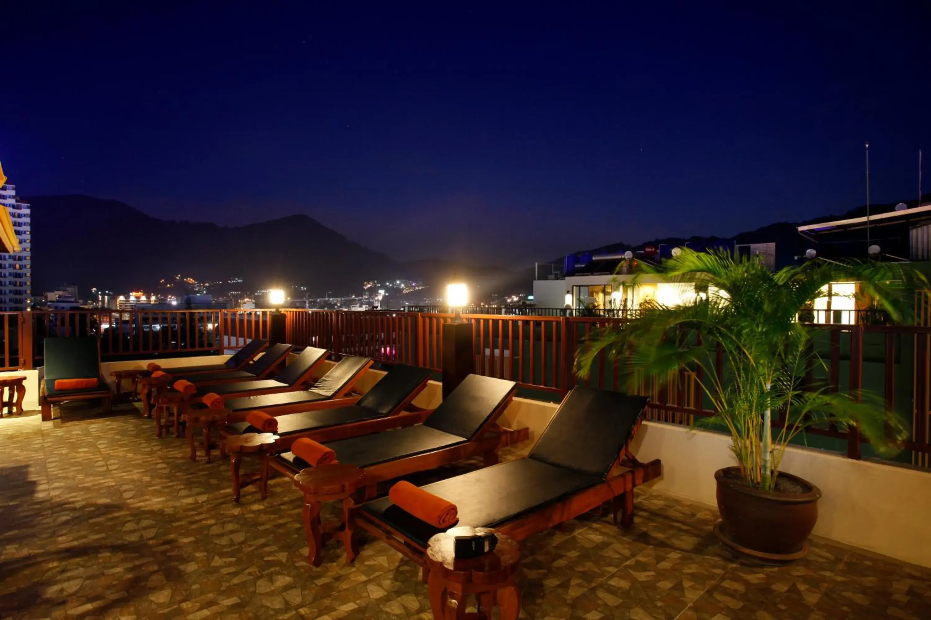 Swimming pool in Orchid Resortel Swimming pool in Orchid Resortel