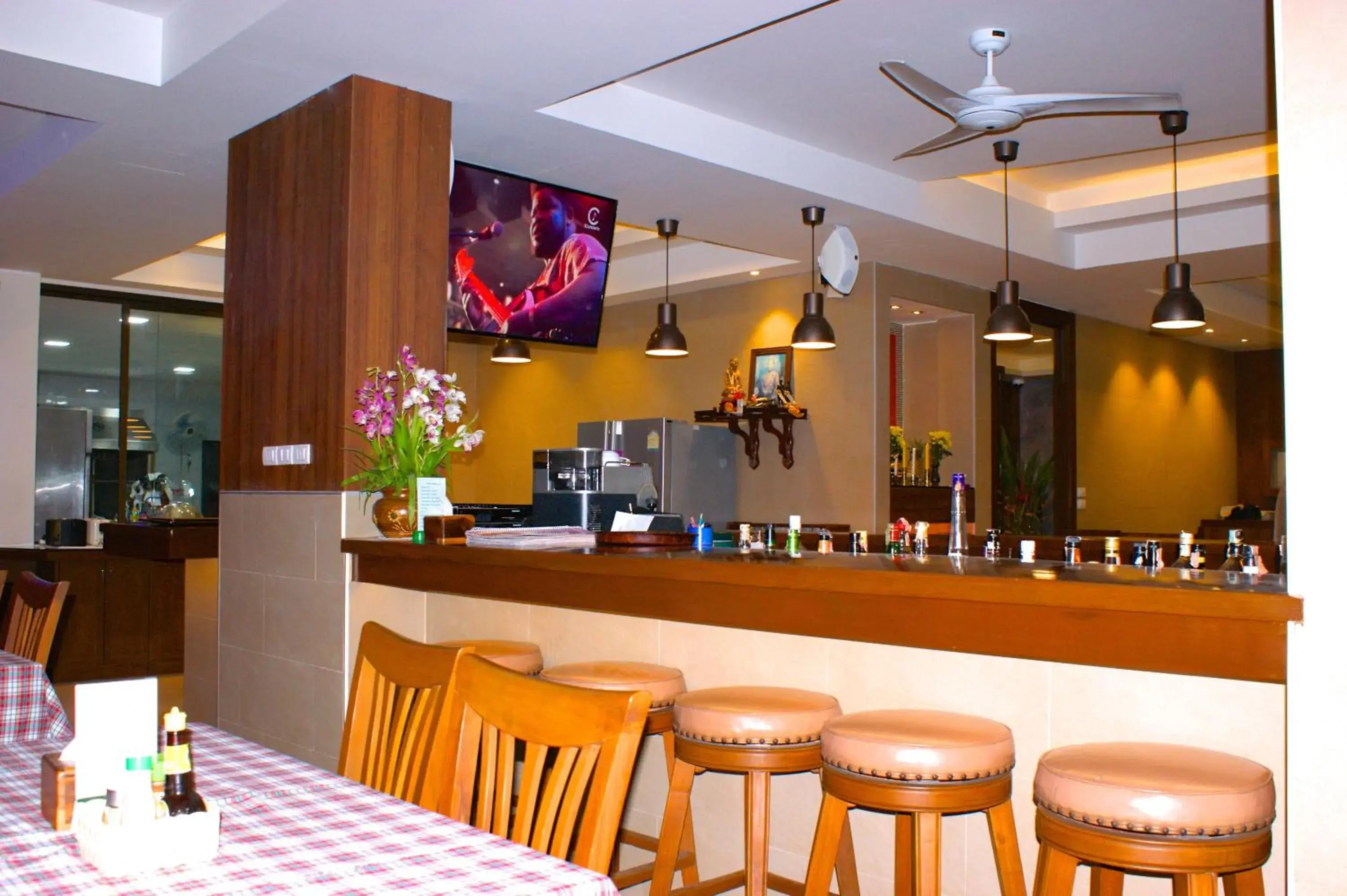 Restaurant/places to eat in Orchid Resortel Restaurant/places to eat in Orchid Resortel