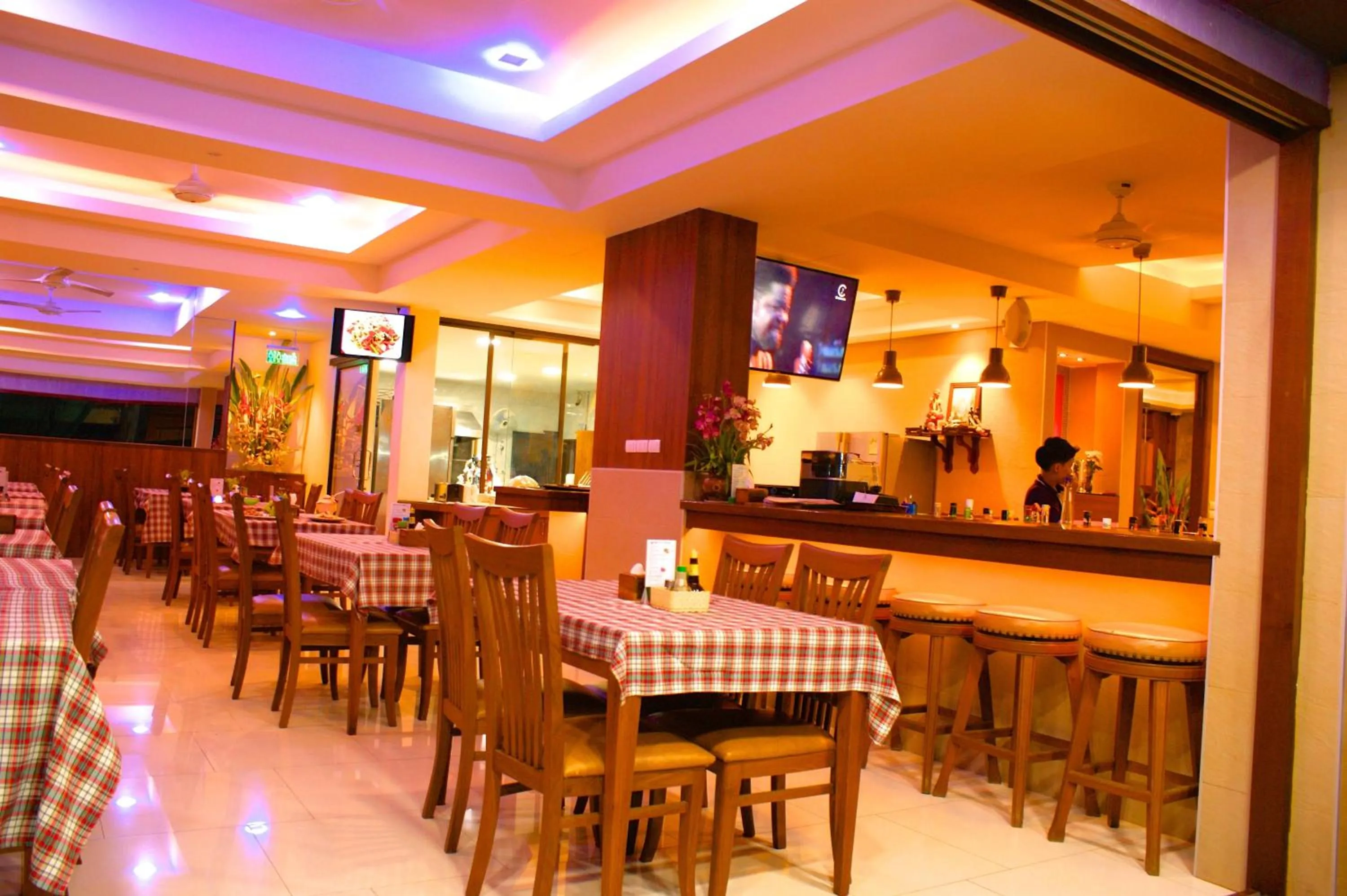 Restaurant/places to eat in Orchid Resortel