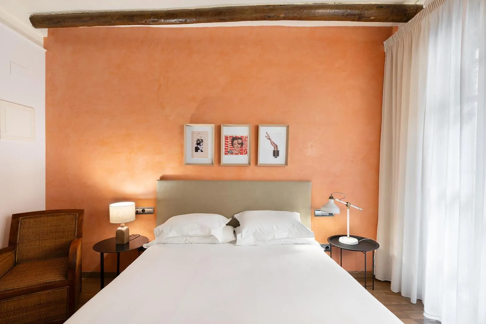 Bed in Hostal Pichorradicas