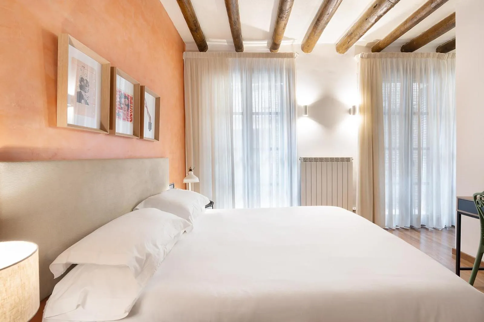 Bed in Hostal Pichorradicas