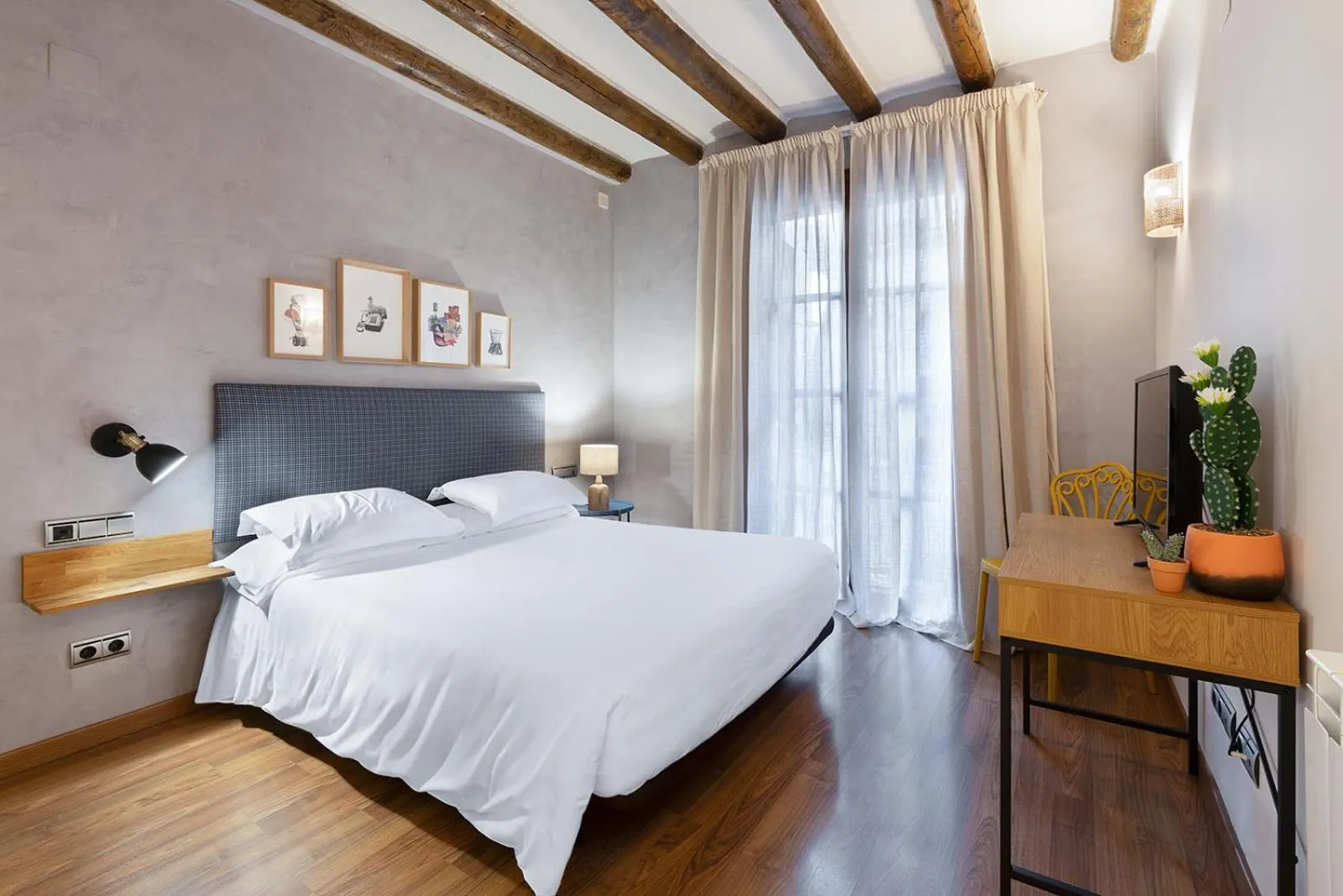 Bed in Hostal Pichorradicas