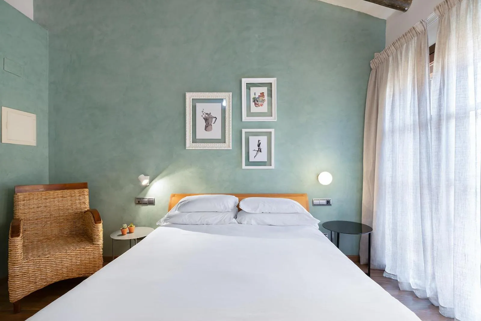 Bed in Hostal Pichorradicas