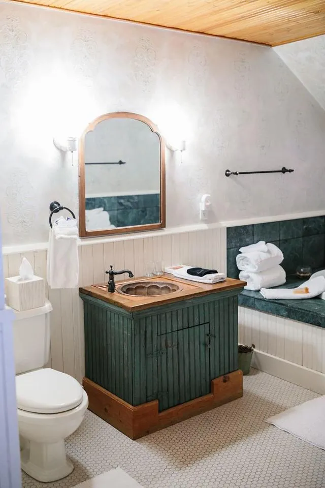 Round Barn Farm B & B Event Center