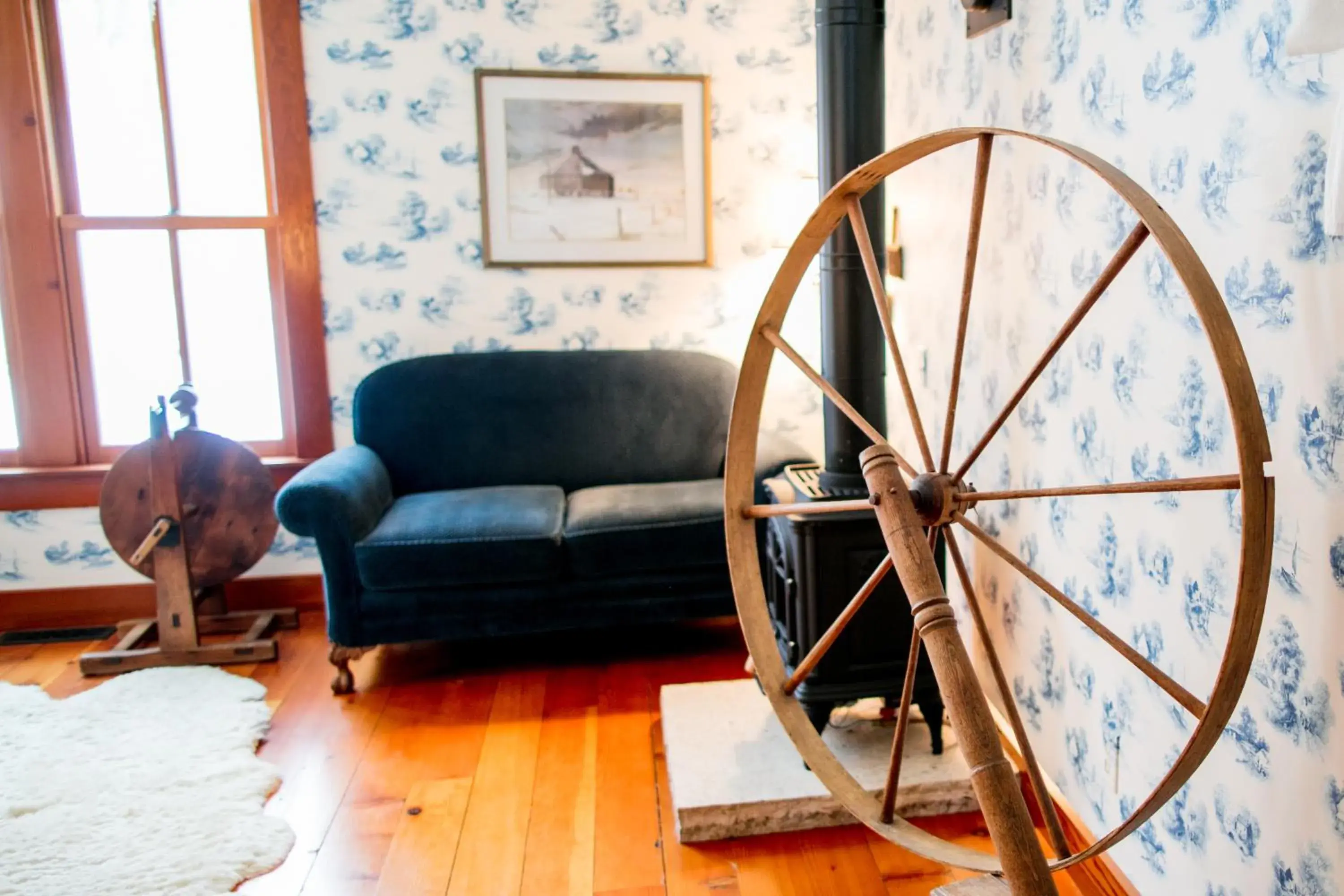 Superior Queen Room in Round Barn Farm B & B Event Center Superior Queen Room in Round Barn Farm B & B Event Center