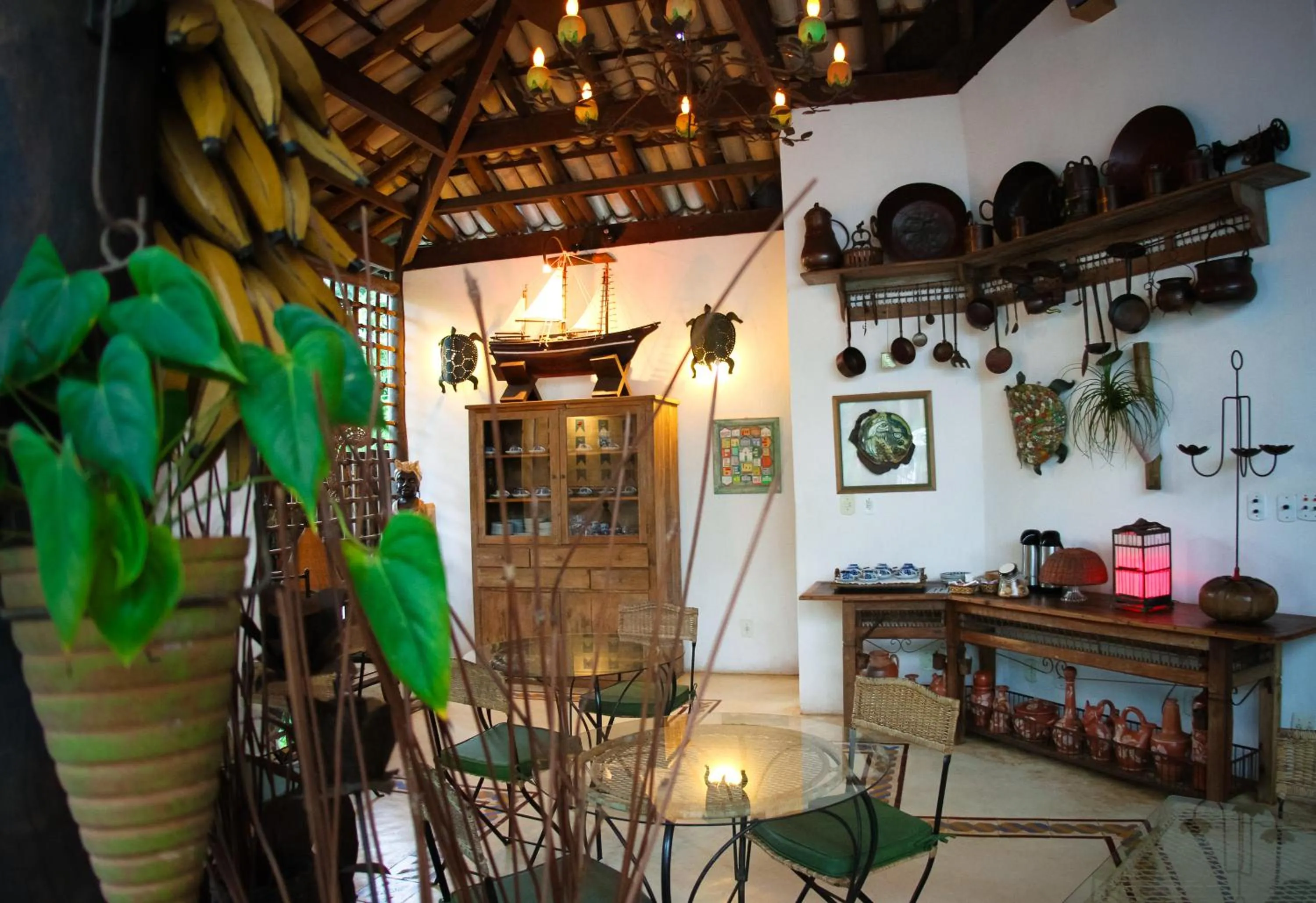 Restaurant/places to eat in Pousada Burundanga