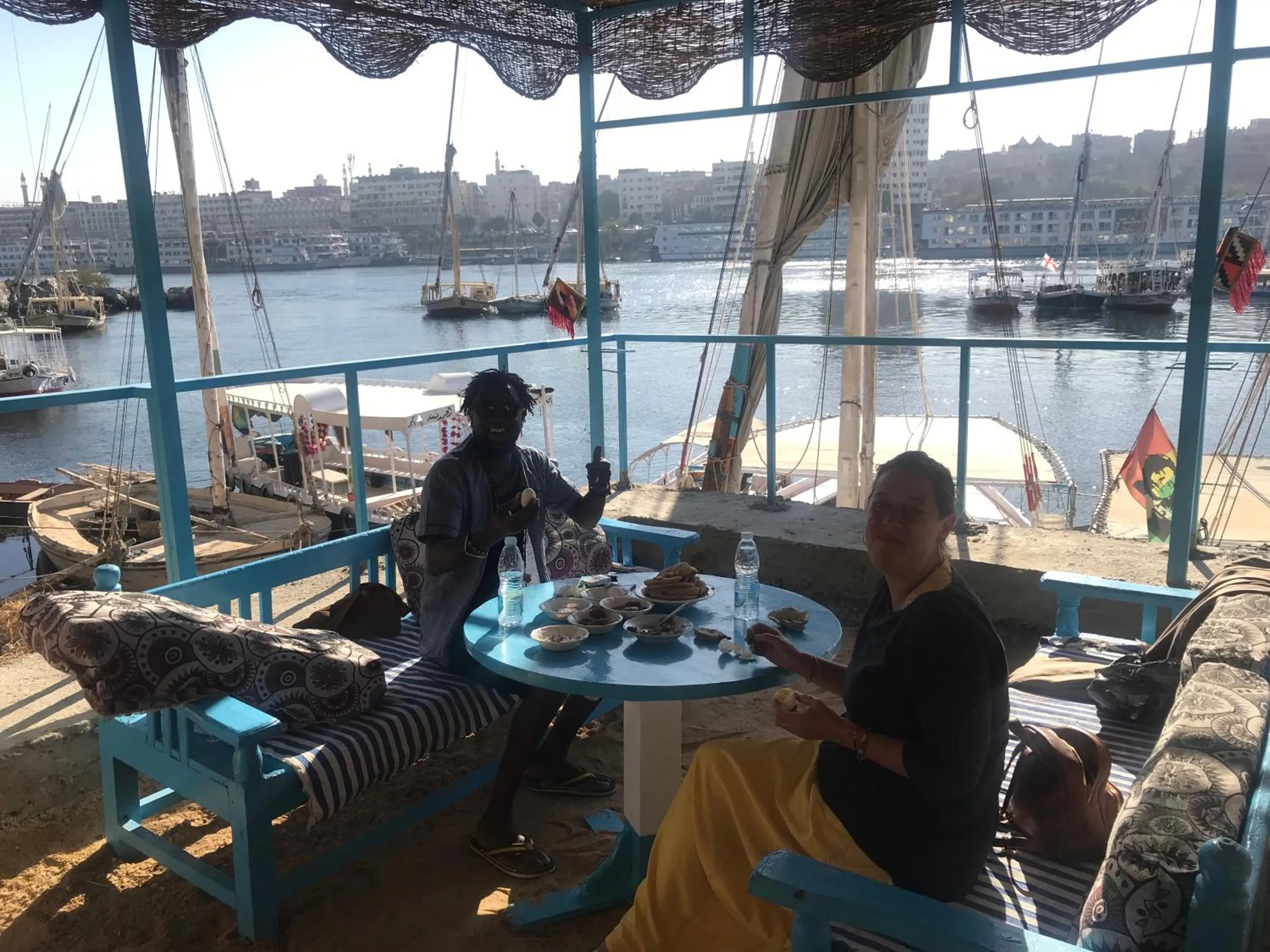 Restaurant/places to eat in Awi Guest House