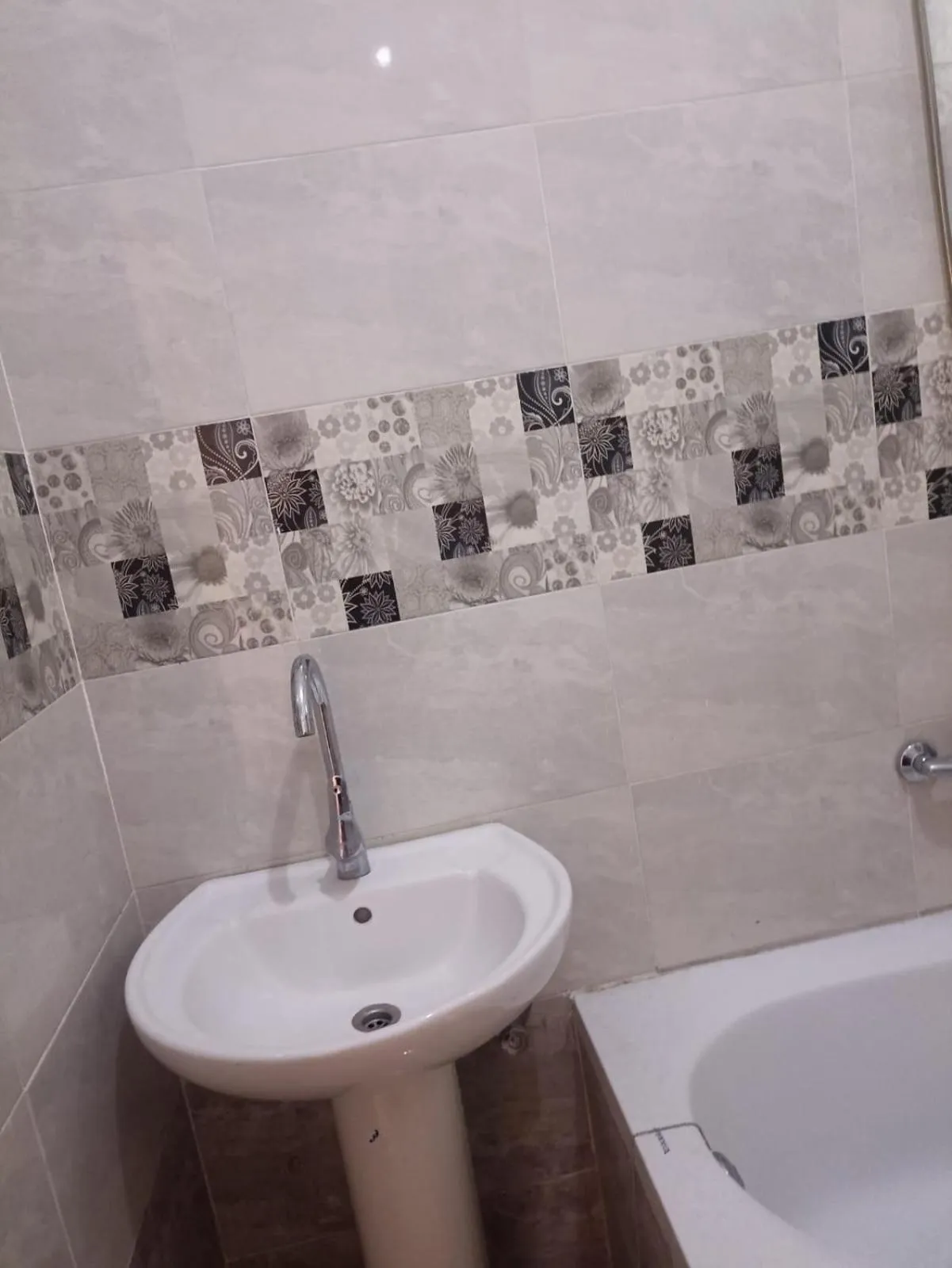 Hot Tub in Awi Guest House