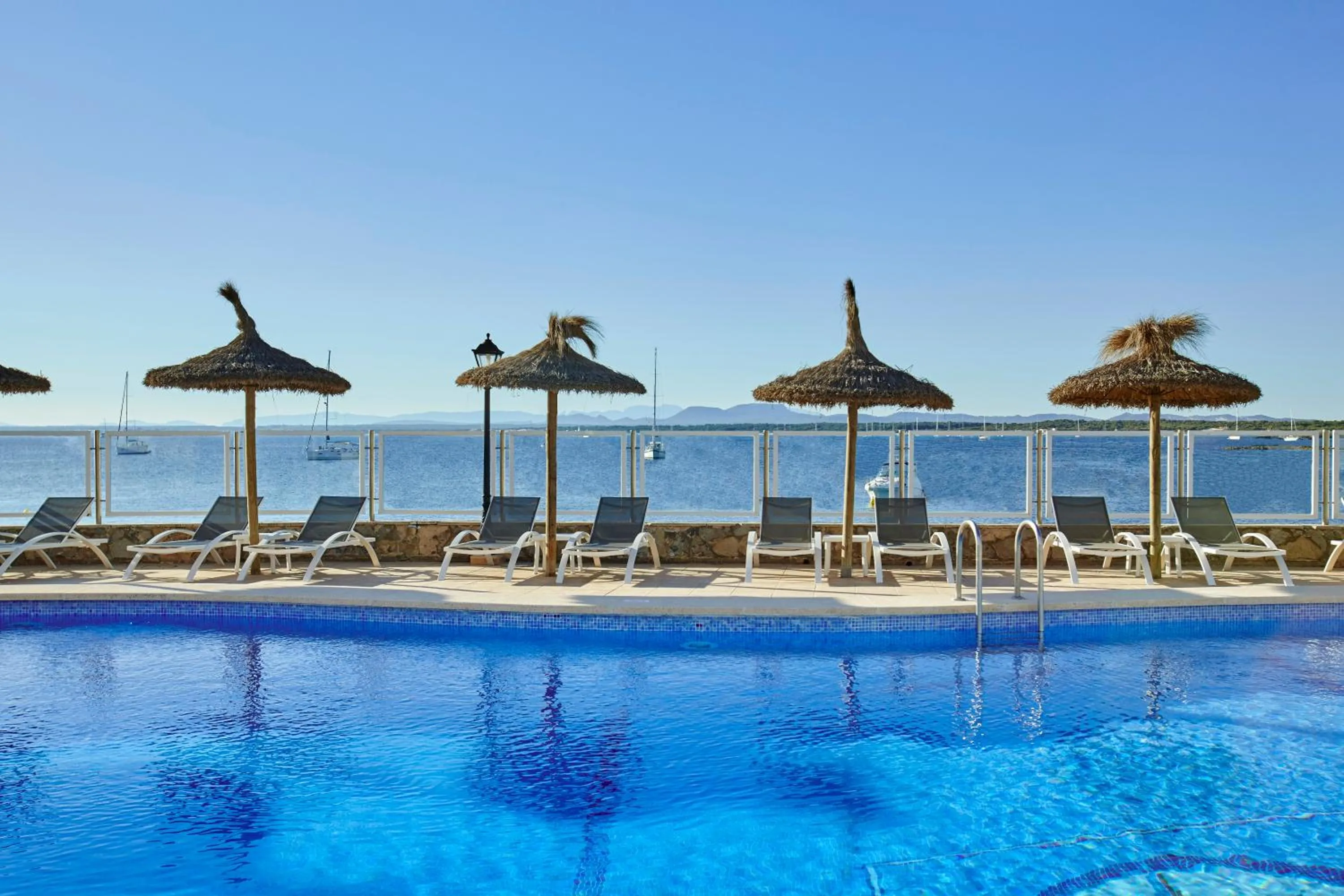 Swimming pool in Universal Casa Marquesa