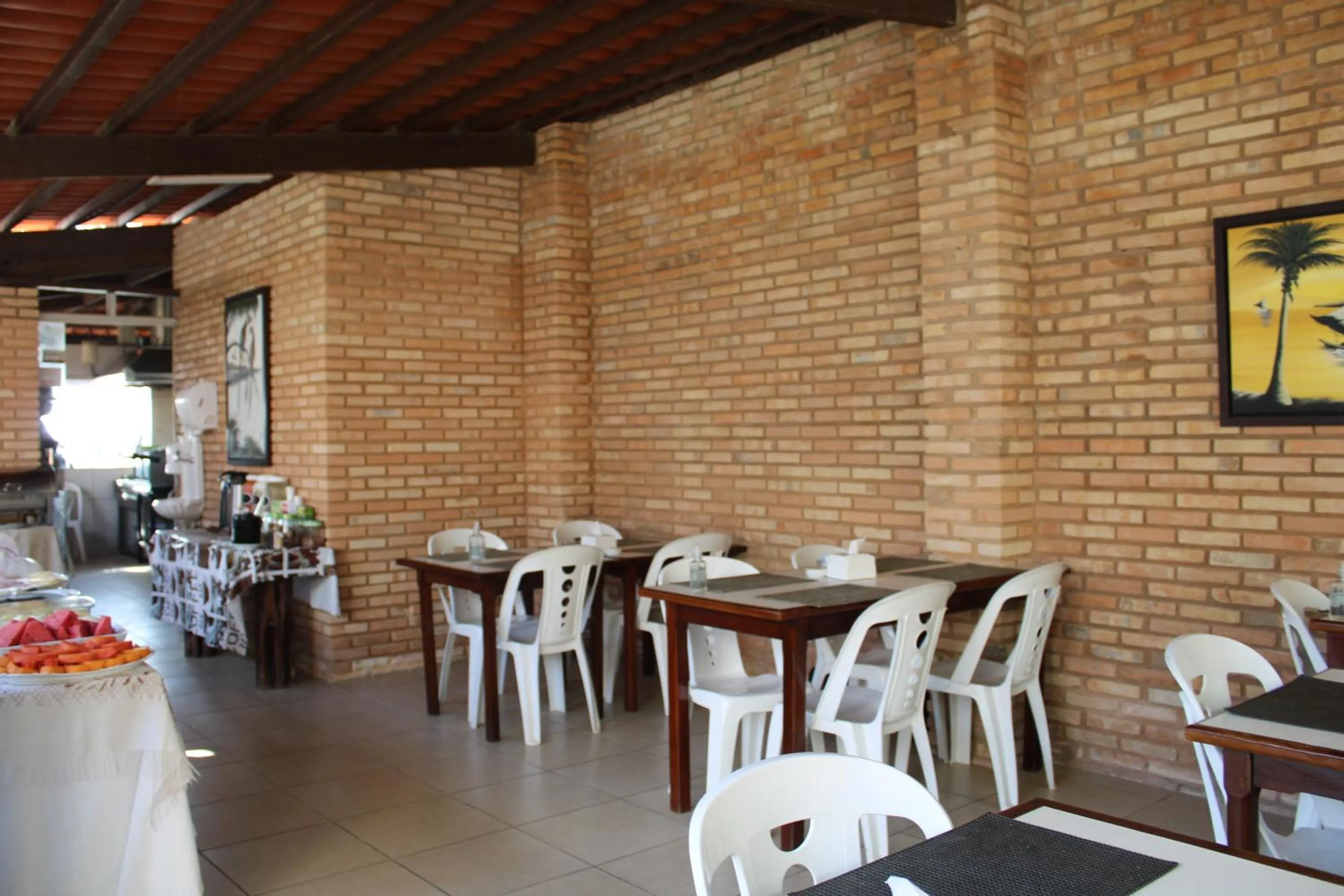 Restaurant/places to eat in Pousada Coqueiro Verde