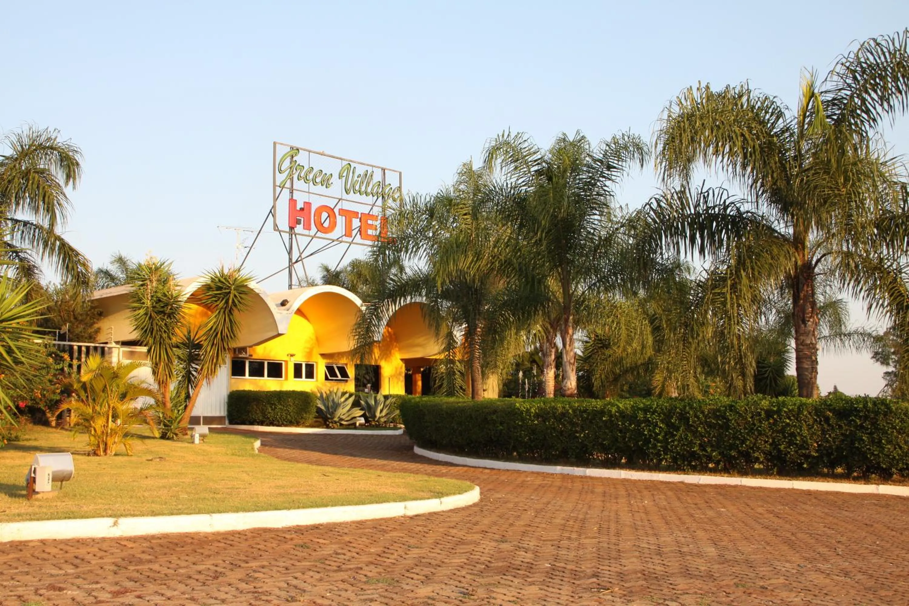 Hotel Green Village