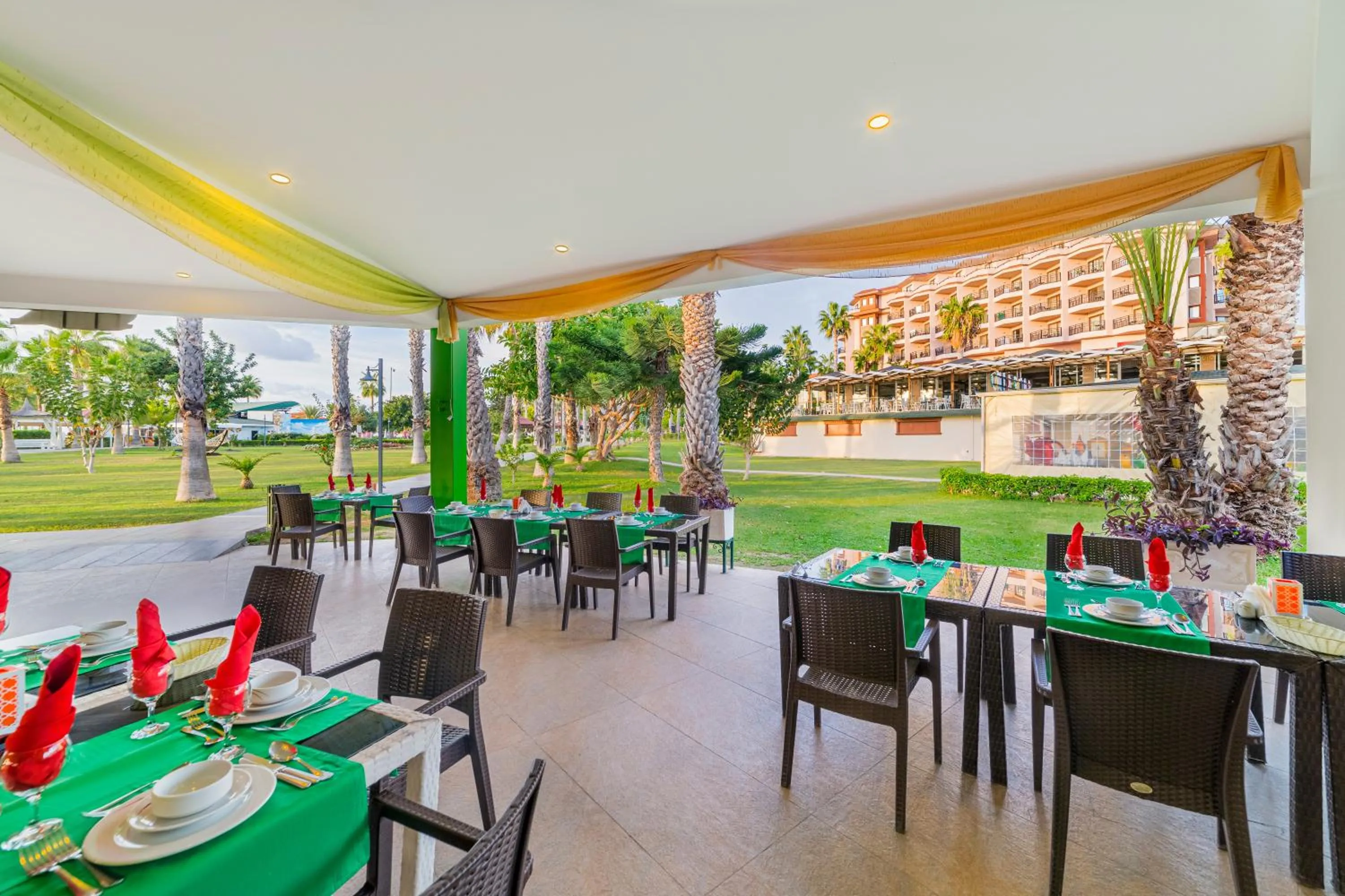 Restaurant/places to eat in Justiniano Club Park Conti